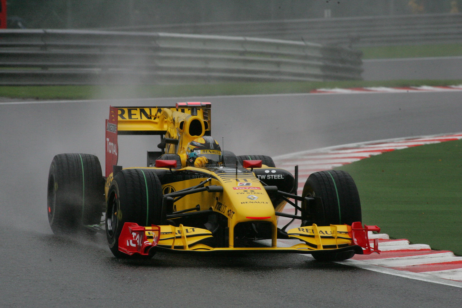 Friday Practice 1, Robert Kubica (POL), Renault F1 Team, R30