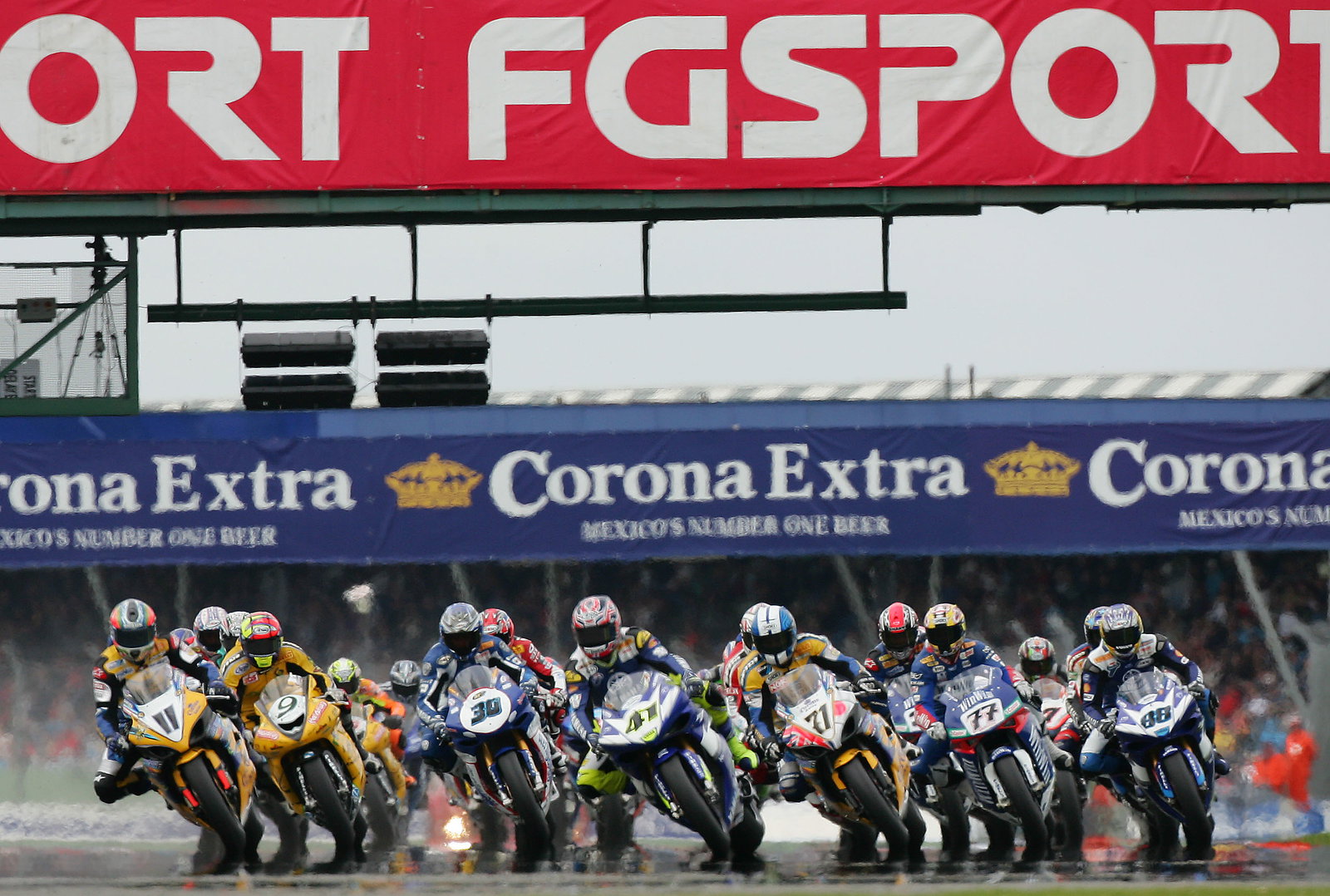 Start, Race 1, Silverstone WSBK, 2005