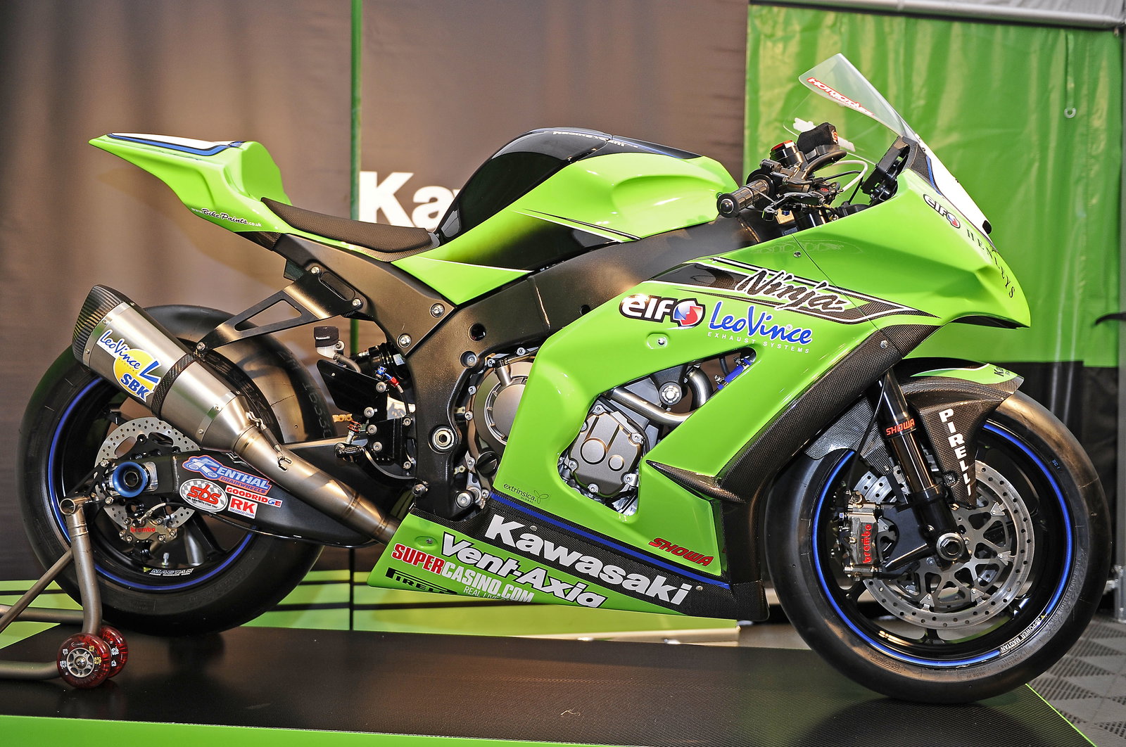 Rea to stay with Ten Kate Honda for 2011