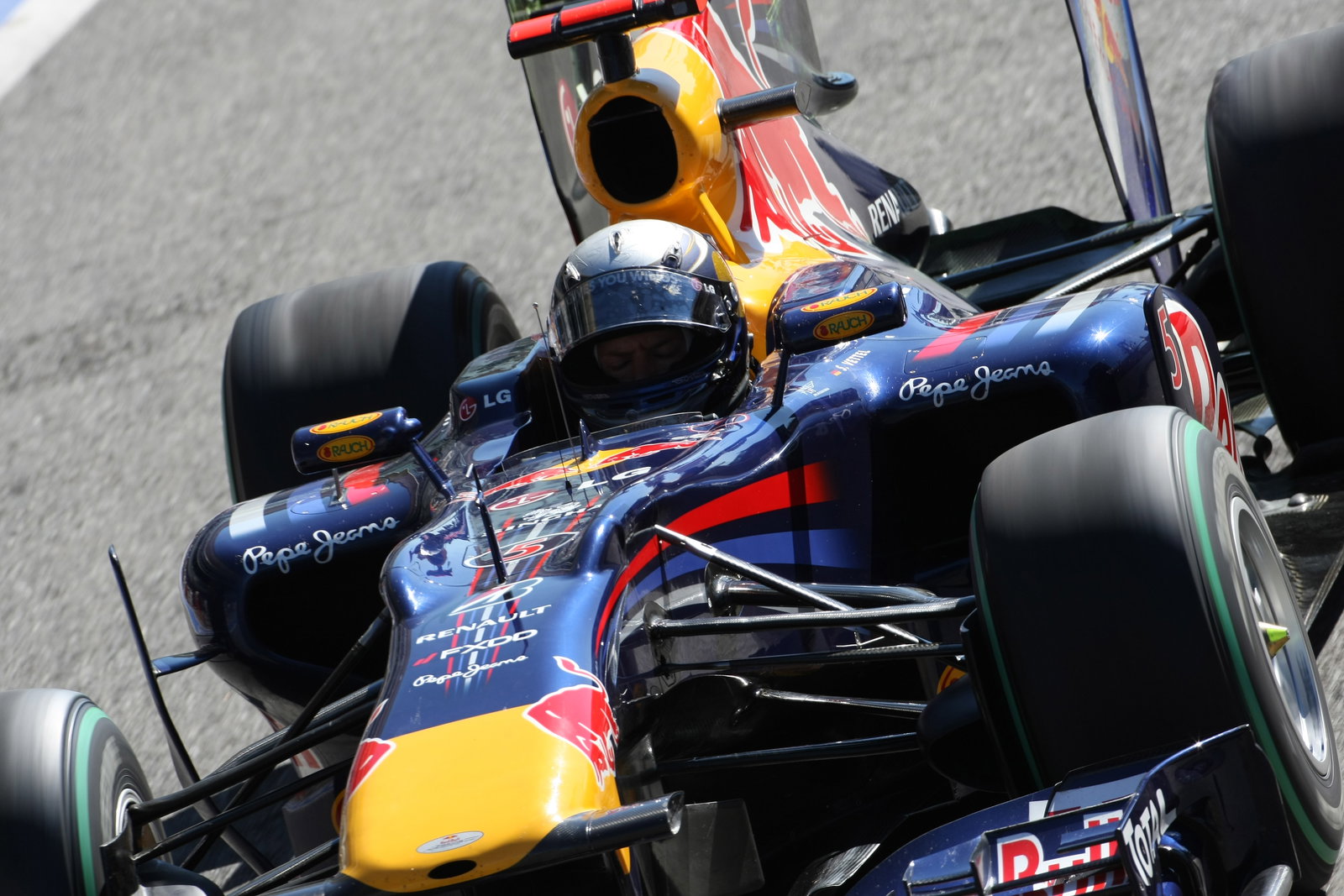 Friday Practice 2, Sebastian Vettel (GER), Red Bull Racing, RB6