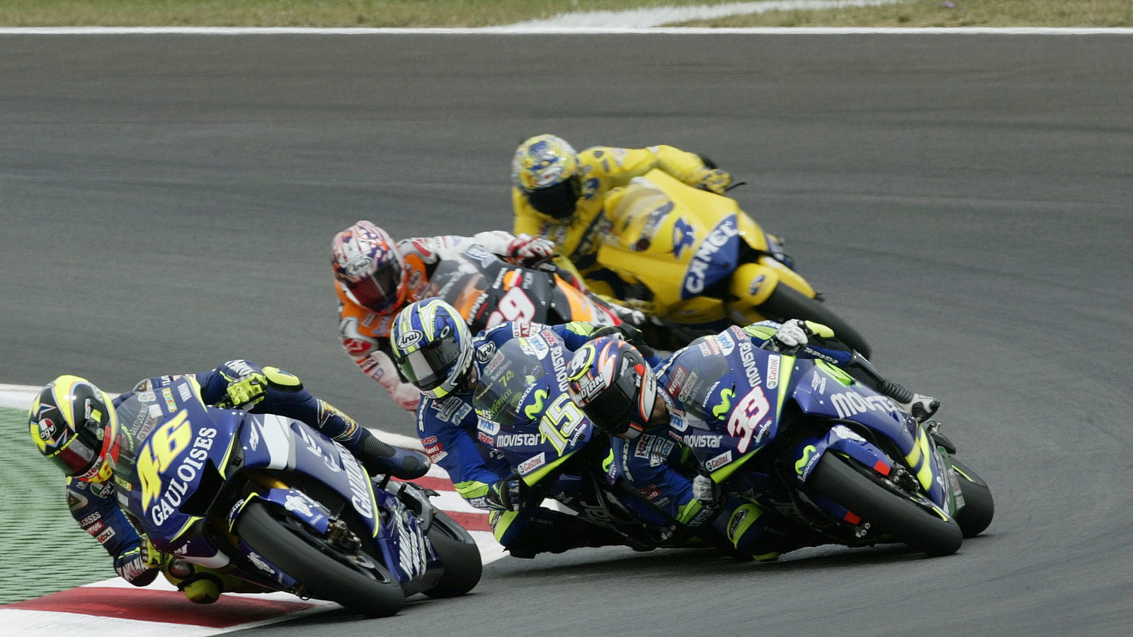Rossi Leads, Gibernau/Melandri make contact, Catalunya MotoGP Race, 2005