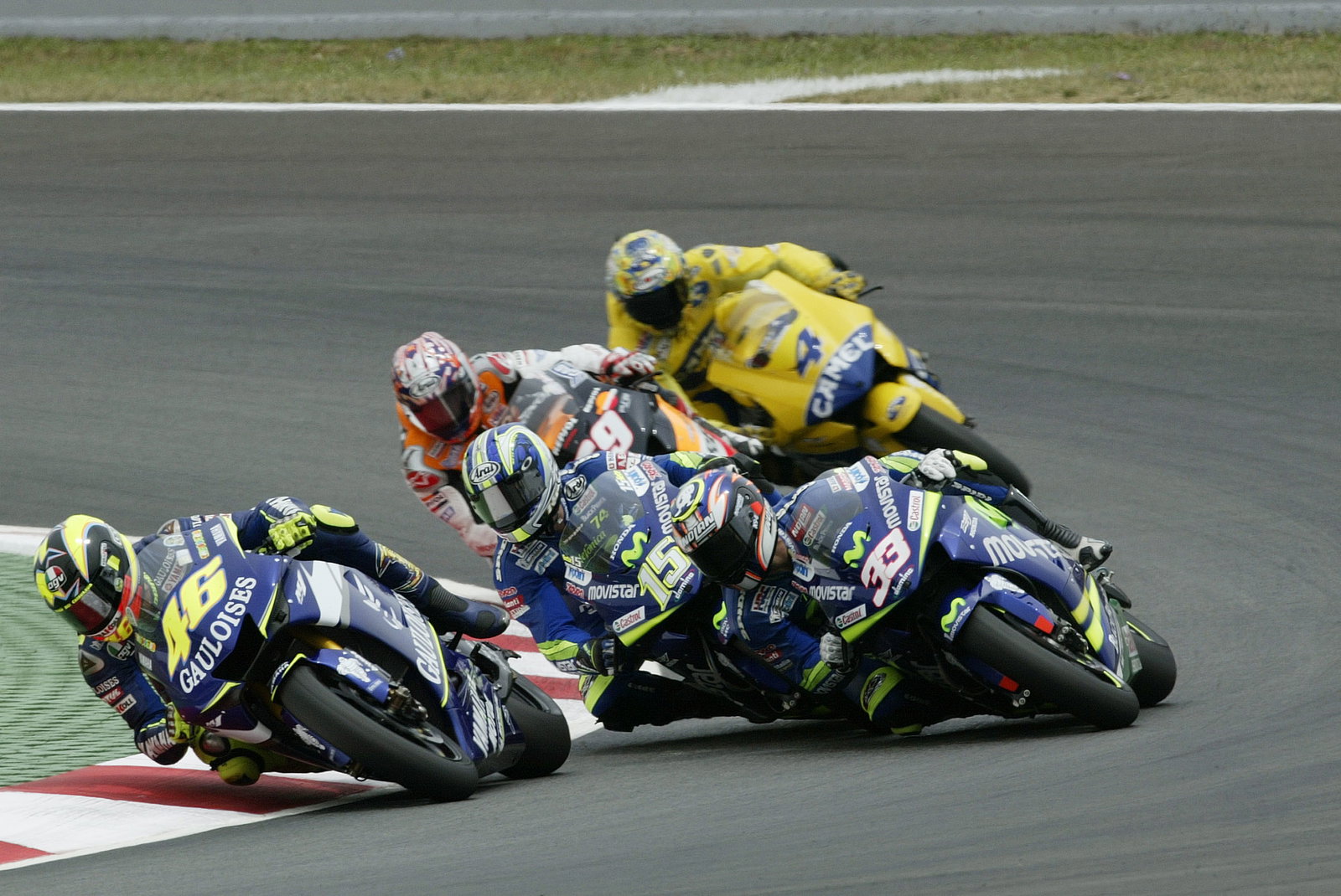 Rossi Leads, Gibernau/Melandri make contact, Catalunya MotoGP Race, 2005