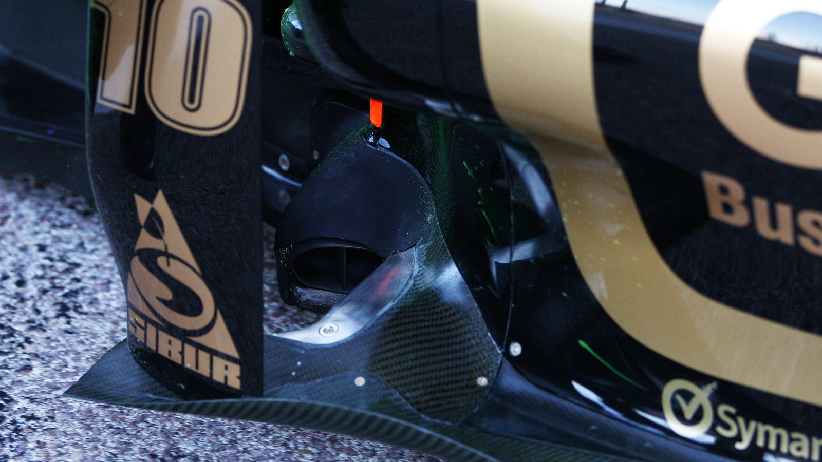 Lotus Renault GP, R31, exhaust system