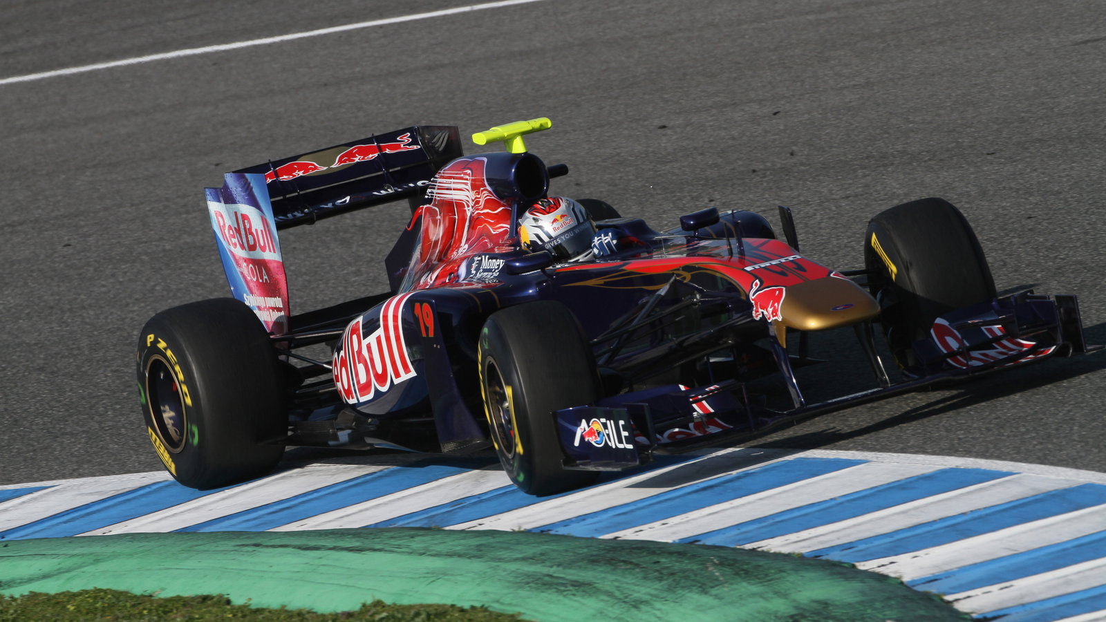 10/2/2011- Jaime Alguersuari (SPA), Scuderia Toro Rosso, STR6