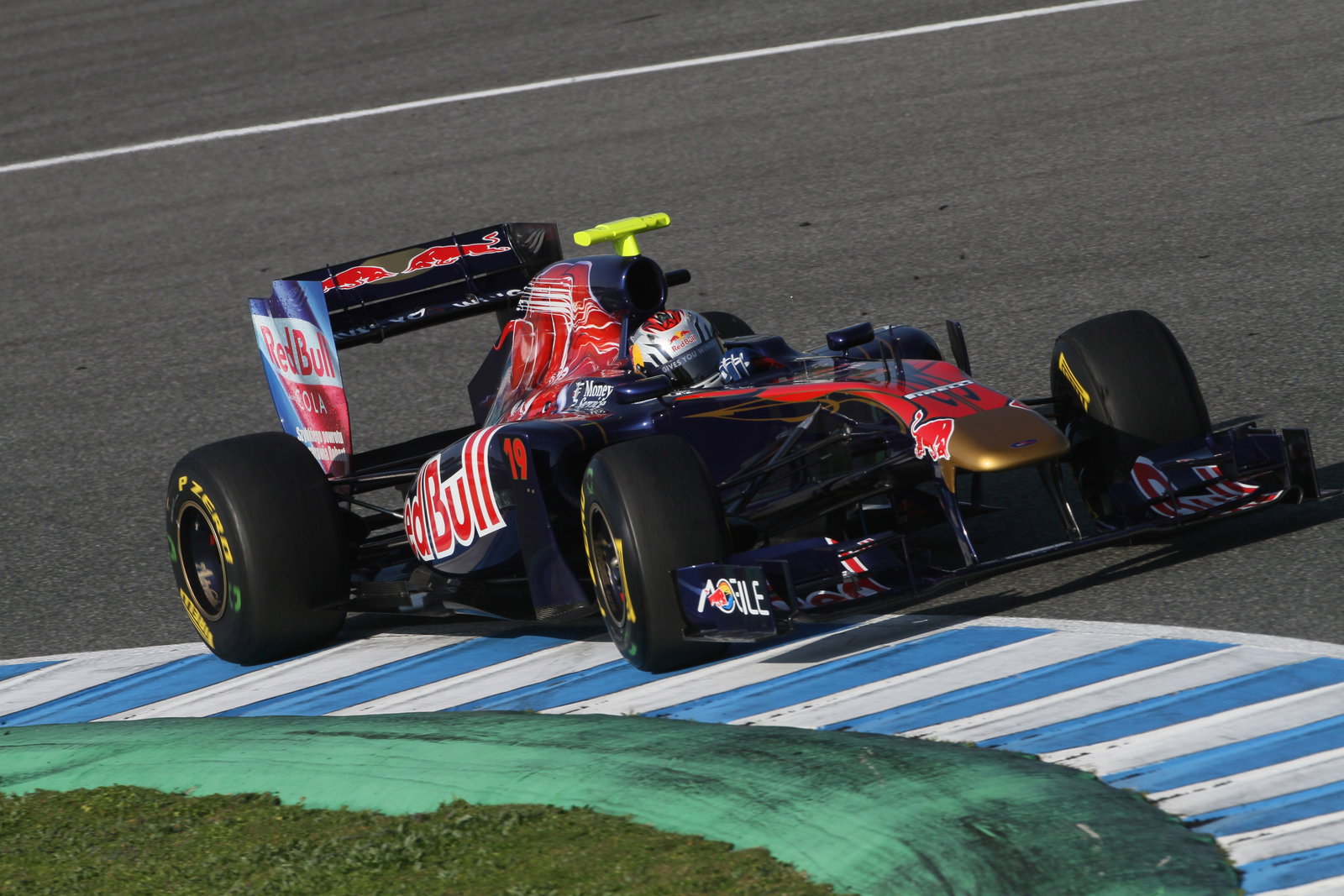 10/2/2011- Jaime Alguersuari (SPA), Scuderia Toro Rosso, STR6