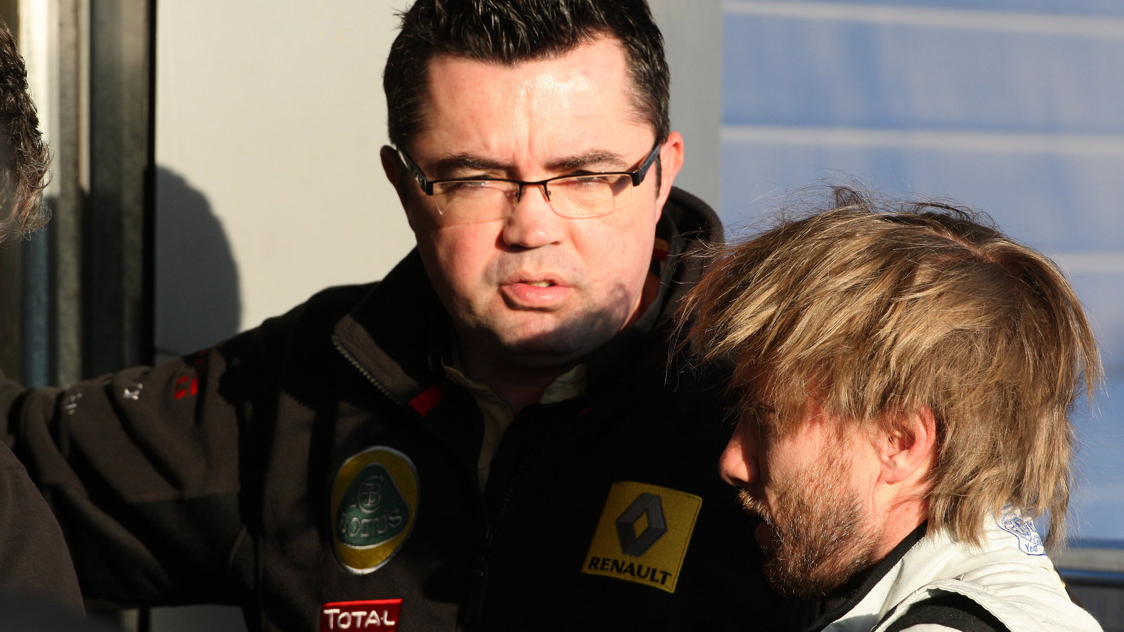 12.02.2011- Eric Boullier (FRA), Team Manager, Renault F1 Team and Nick Heidfeld (GER), Testing for