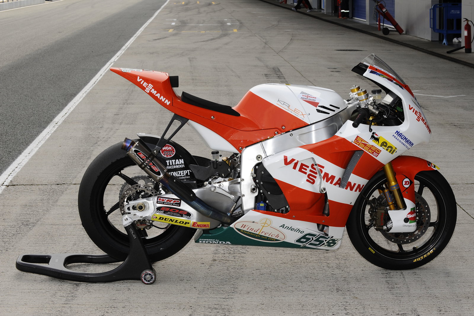 Bradls Kalex Moto2, Jerez 125 / Moto2 Test 4 - 6 March 2011