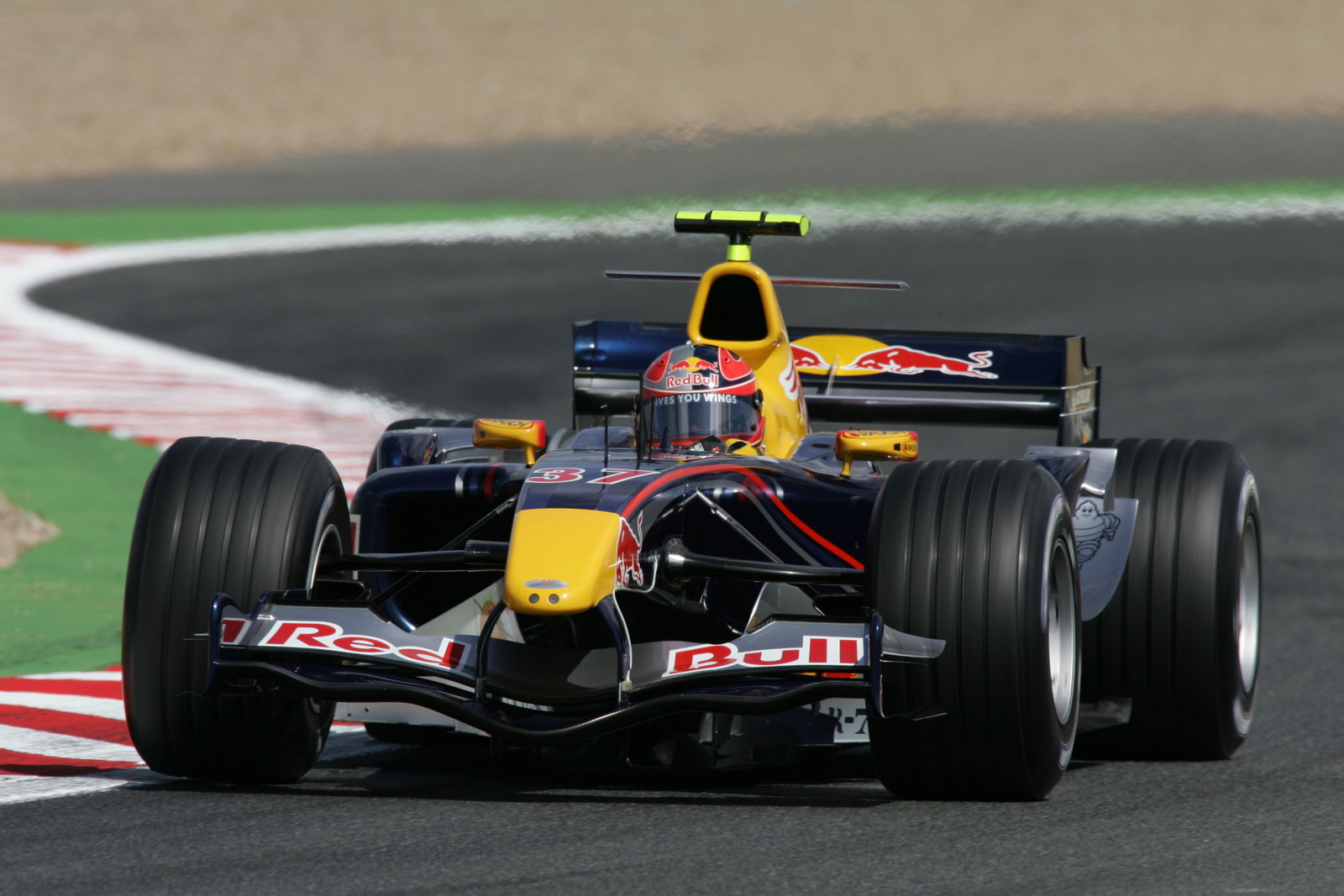 Vitantonio Liuzzi - Red Bull-Cosworth RB1