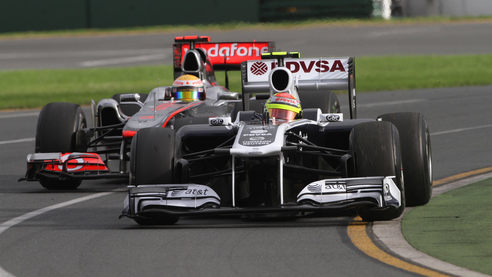 25.03.2011- Friday Practice 2, Lewis Hamilton (GBR), McLaren Mercedes, MP4-26 and Pastor Maldonado