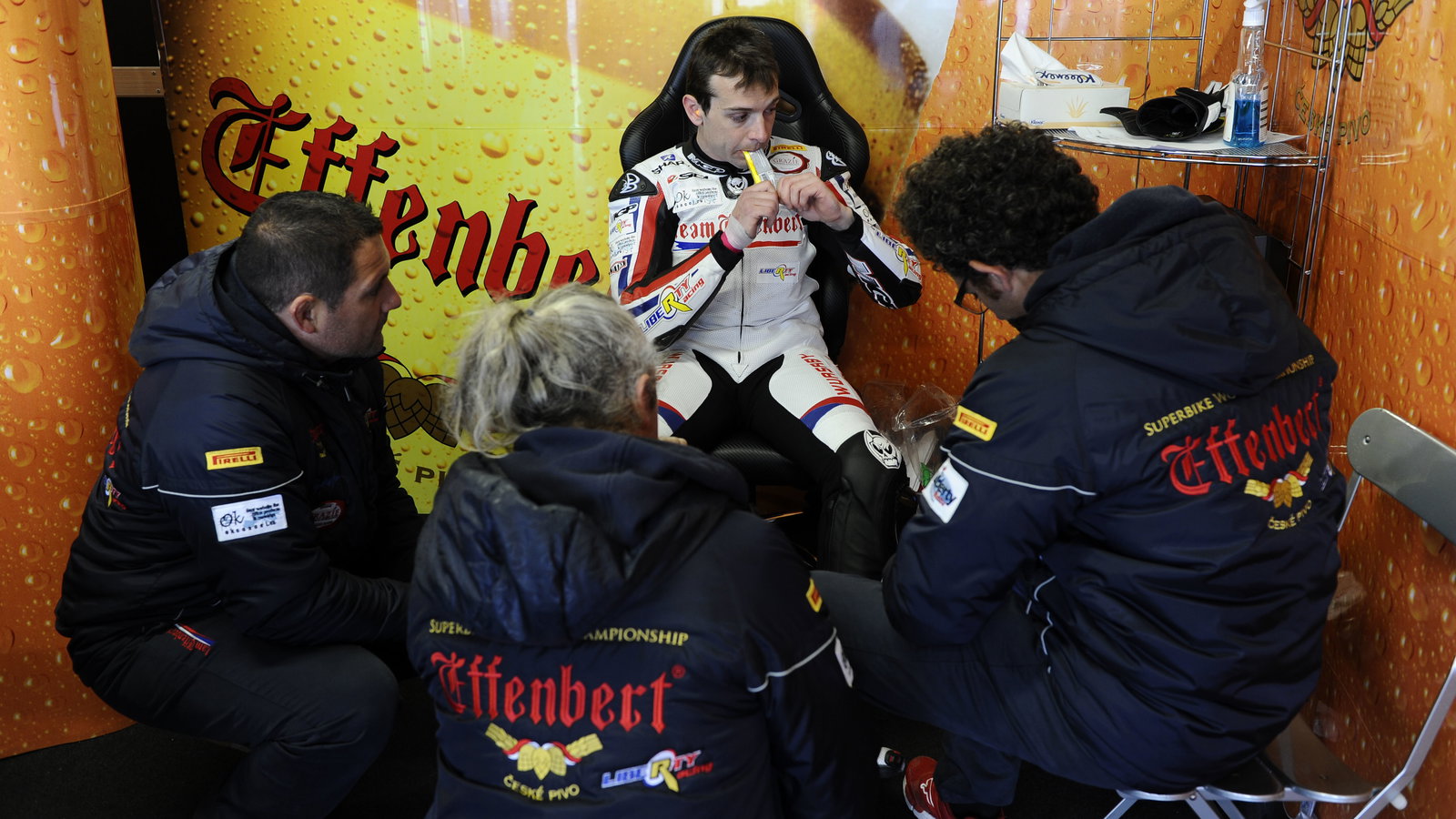 Guintoli, Donington WSBK 2011