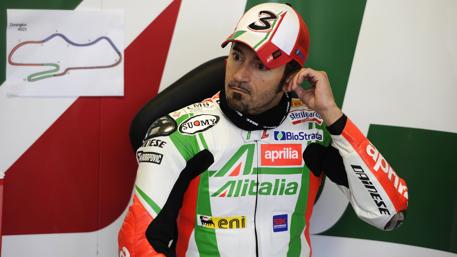 Biaggi, Donington WSBK 2011