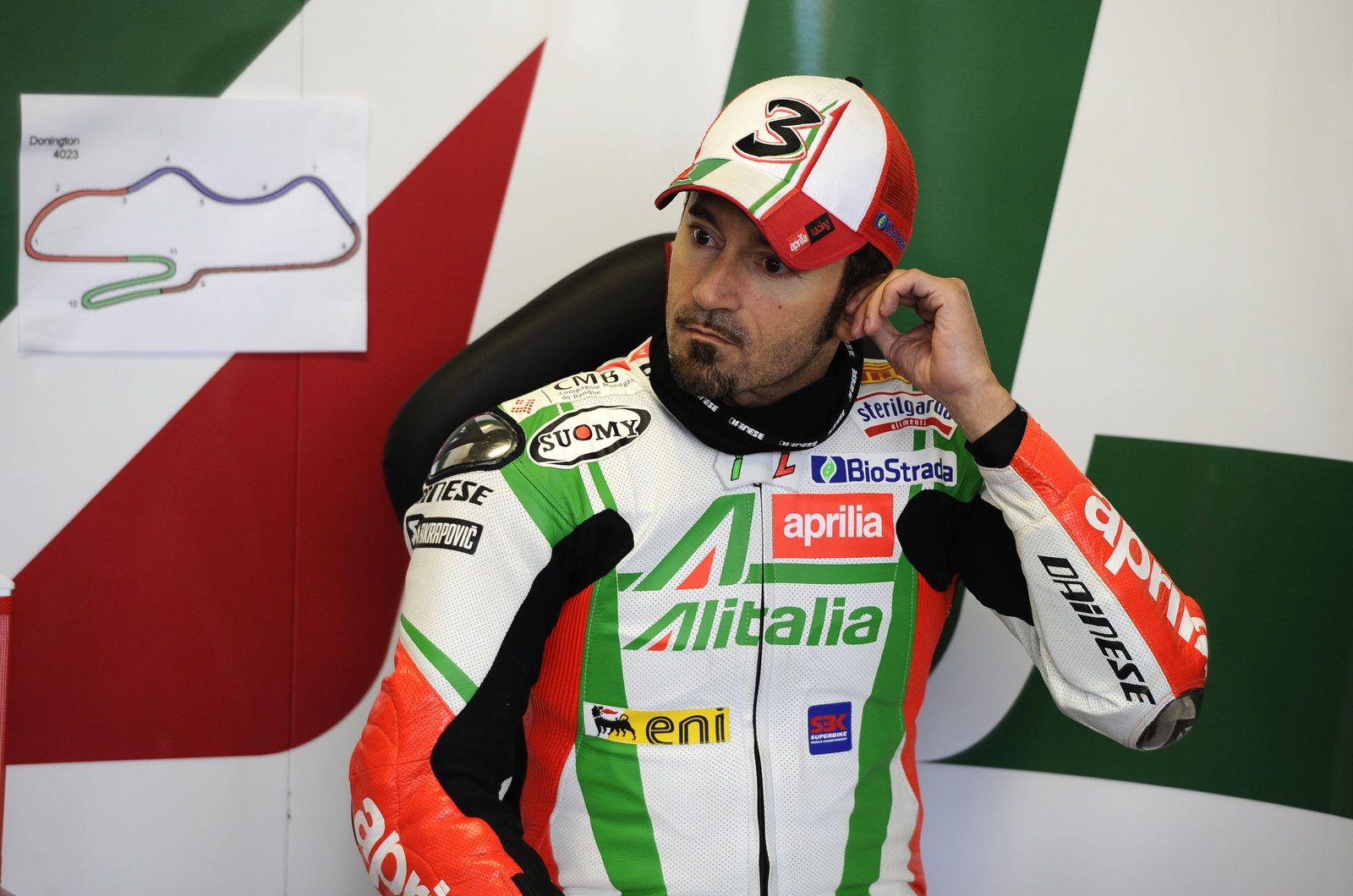 Biaggi, Donington WSBK 2011