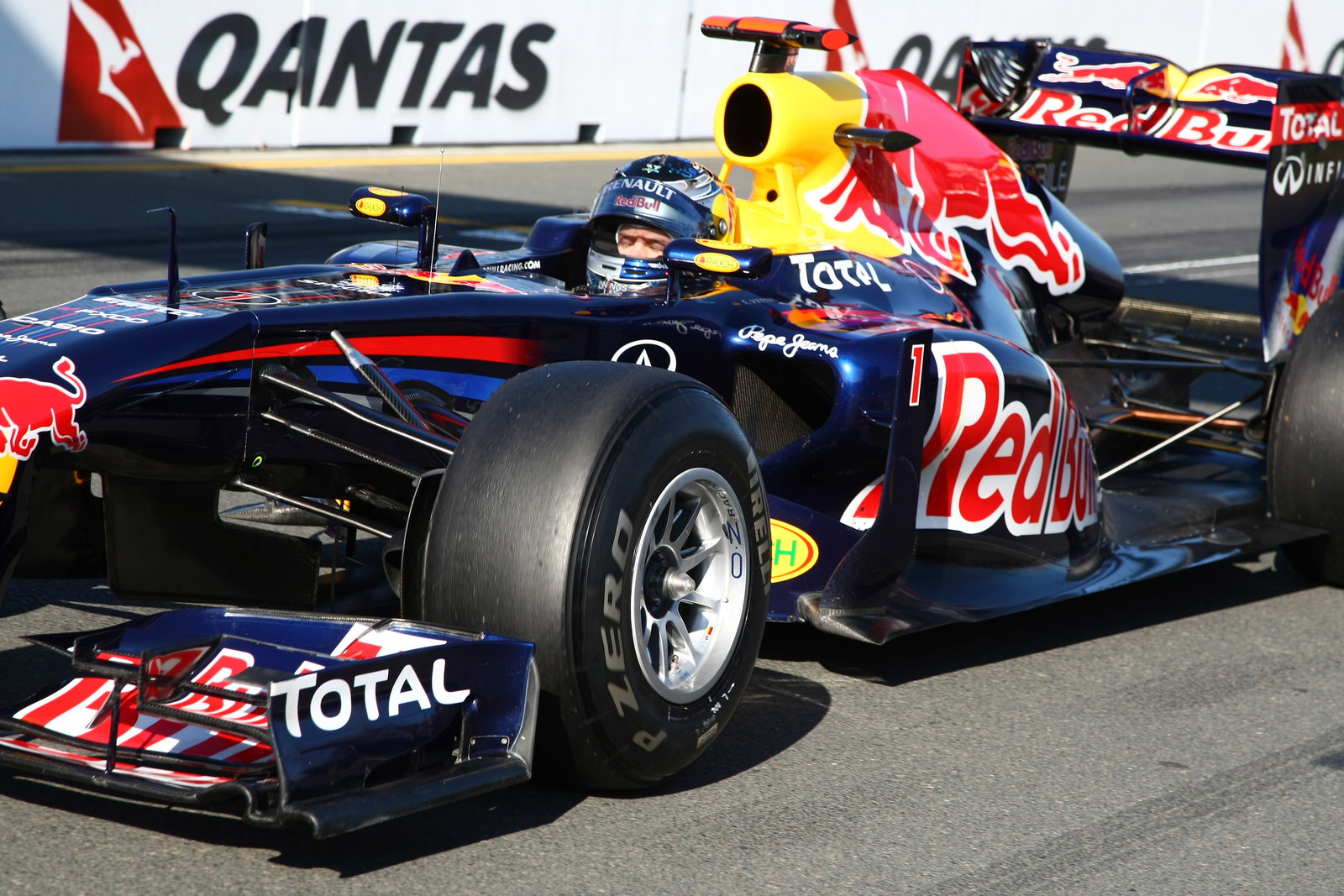 27.03.2011- Race, Sebastian Vettel (GER), Red Bull Racing, RB7