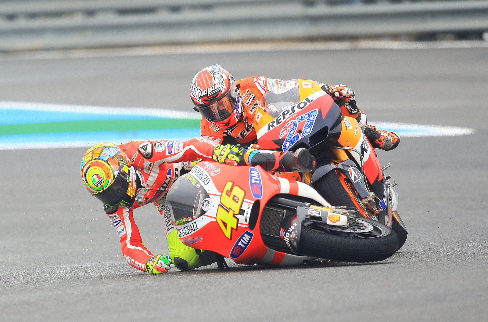 Stoner and Rossi crash, Spanish MotoGP 2011