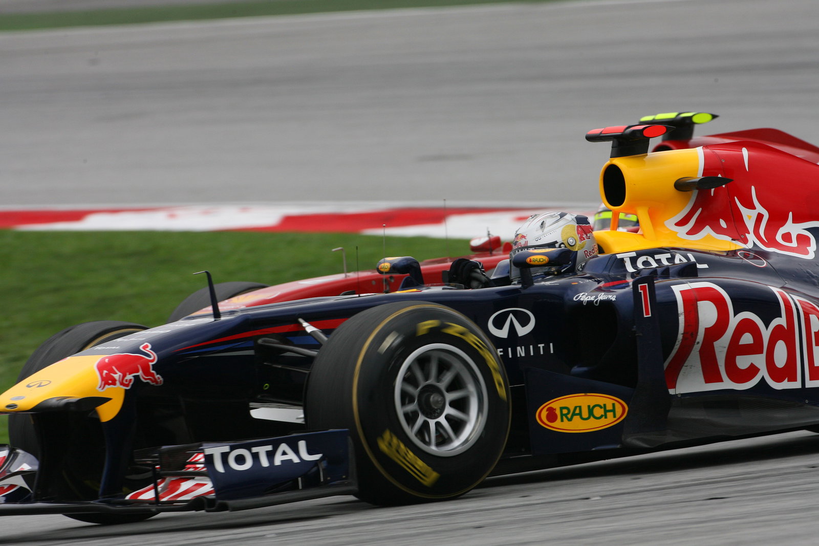 10.04.2011- Race, Sebastian Vettel (GER), Red Bull Racing, RB7 and Felipe Massa (BRA), Scuderia Ferr
