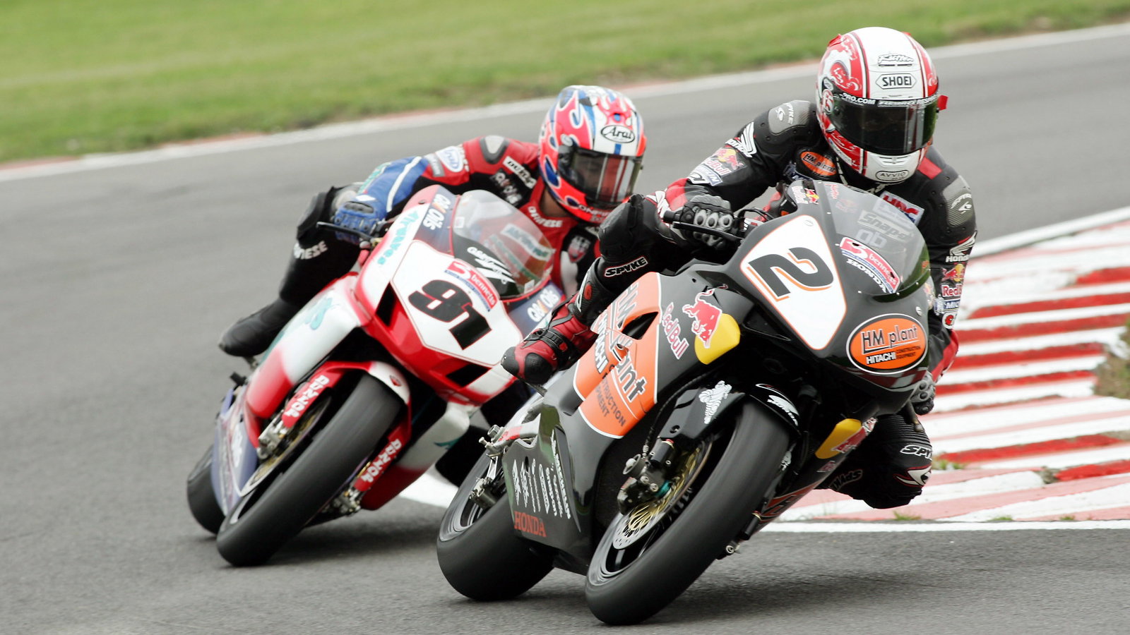 Michael Rutter, HM Plant Honda leads Leon Haslam, GSE Airwaves Ducati