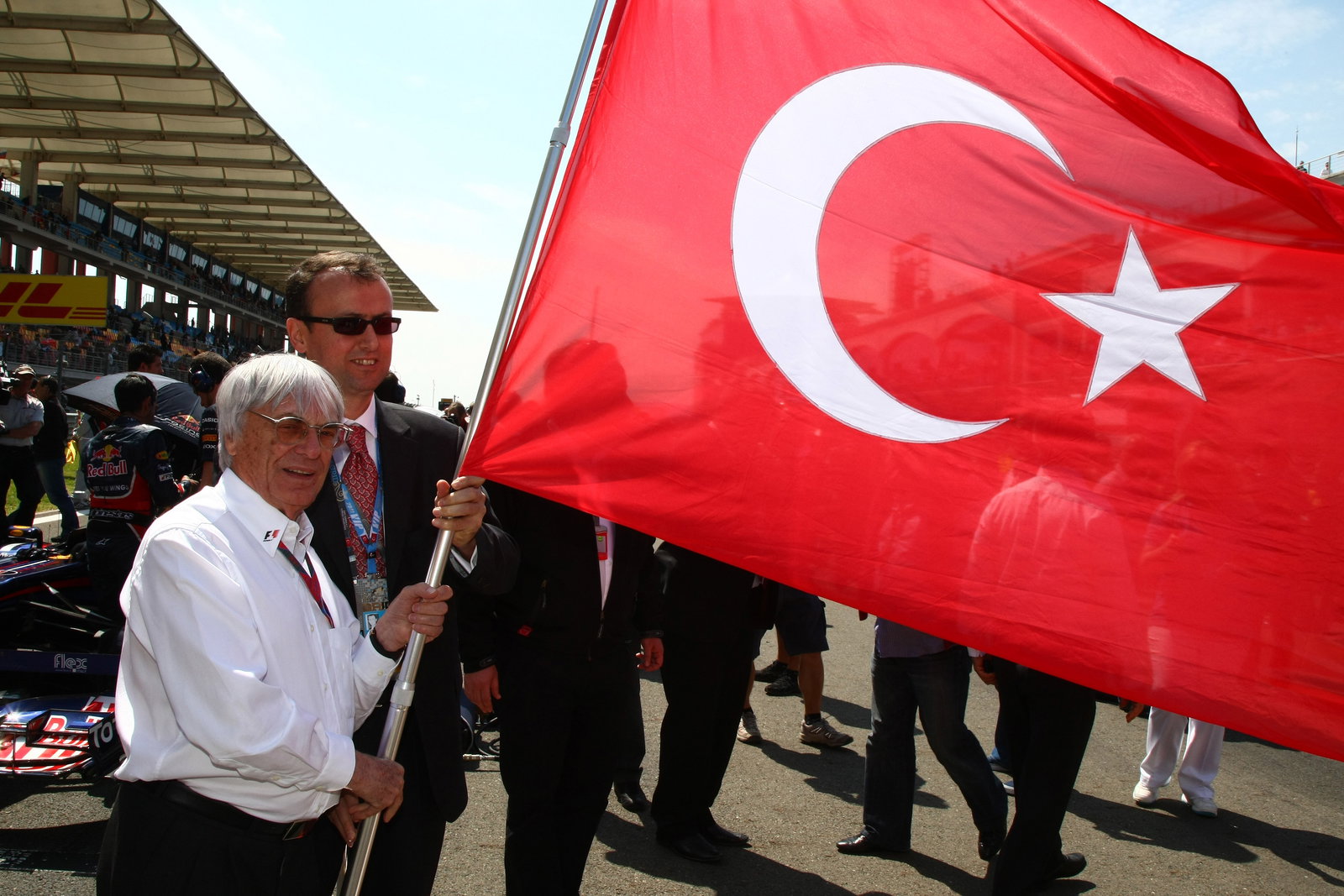 08.05.2011- Race, Bernie Ecclestone (GBR), President and CEO of Formula One Management