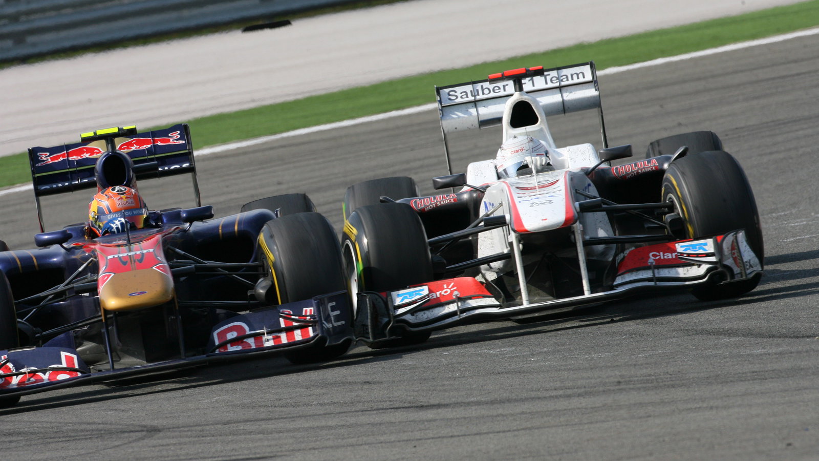 08.05.2011- Race, Jaime Alguersuari (SPA), Scuderia Toro Rosso, STR6 and Kamui Kobayashi (JAP), Saub