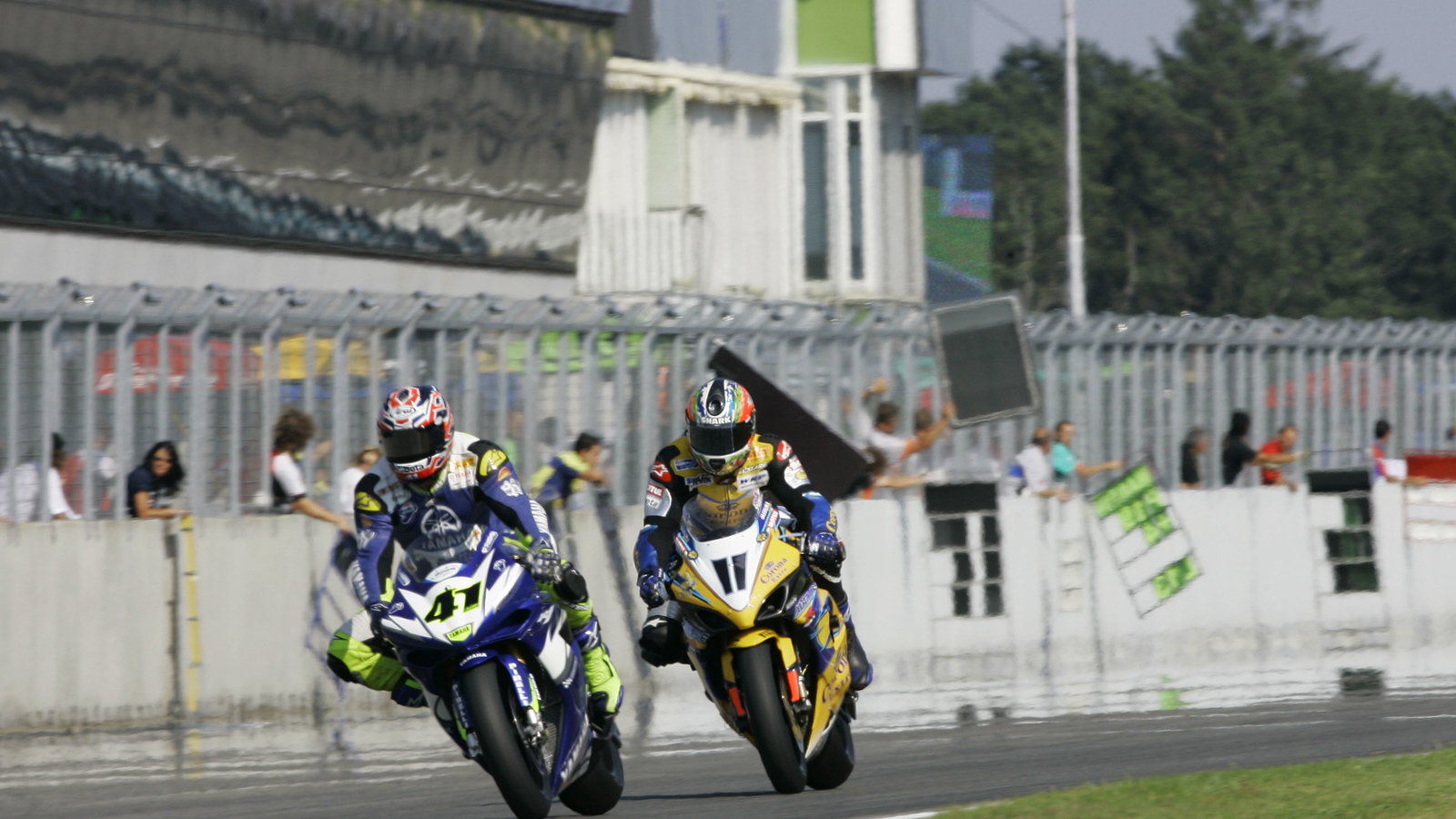 Haga, Corser, WSBK Race 2 Brno, 2005