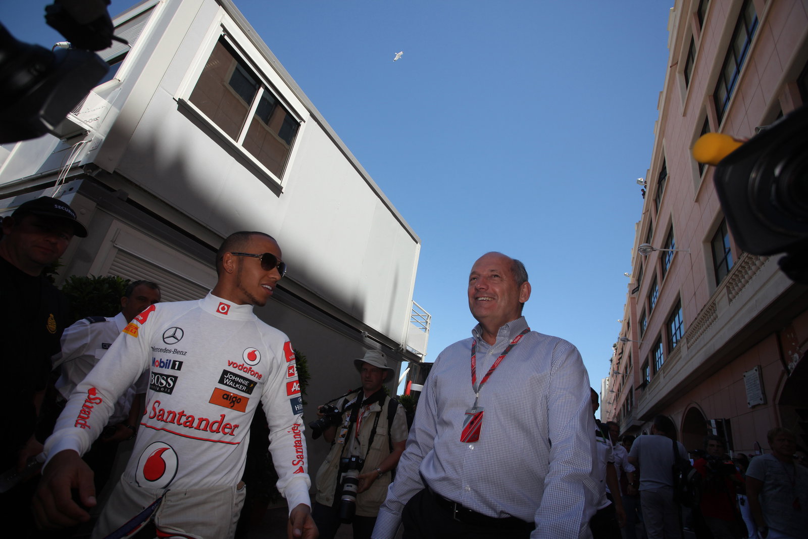 28.05.2011- Lewis Hamilton (GBR), McLaren Mercedes, MP4-26 and Ron Dennis (GBR), McLaren