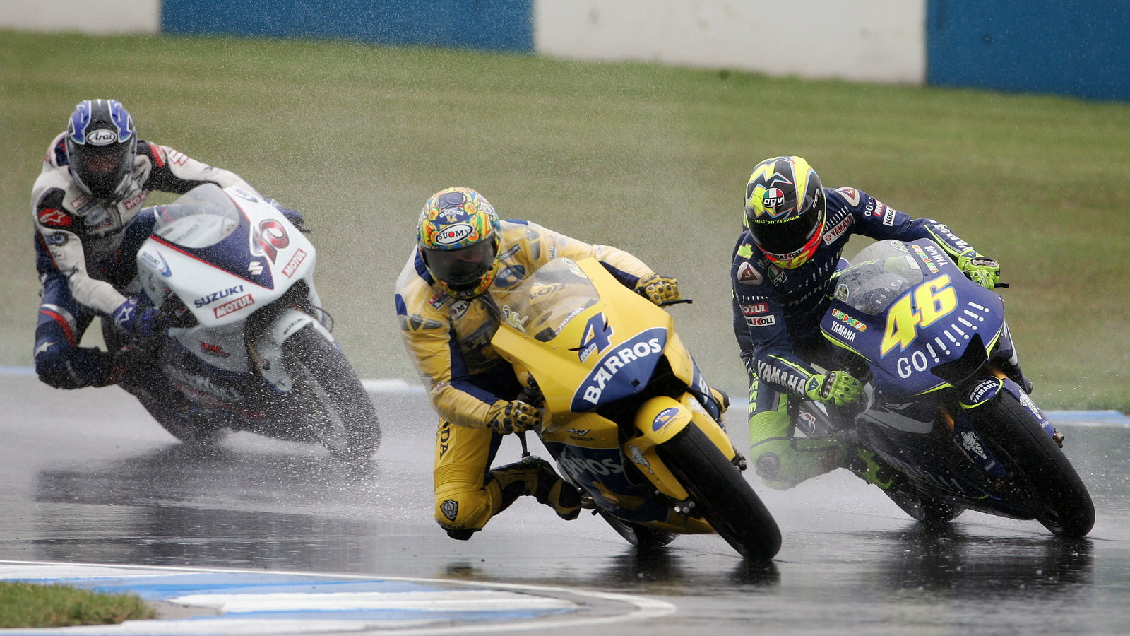 Rossi, Barros, Roberts, British MotoGP Race 2005