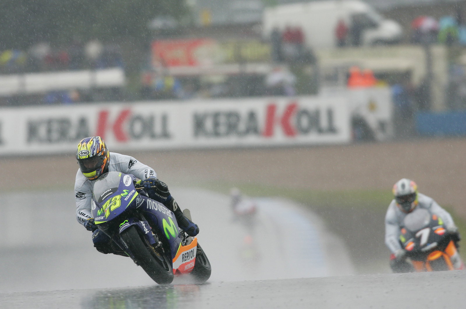 Aoyama, De Puniet, British 250GP Race, 2005