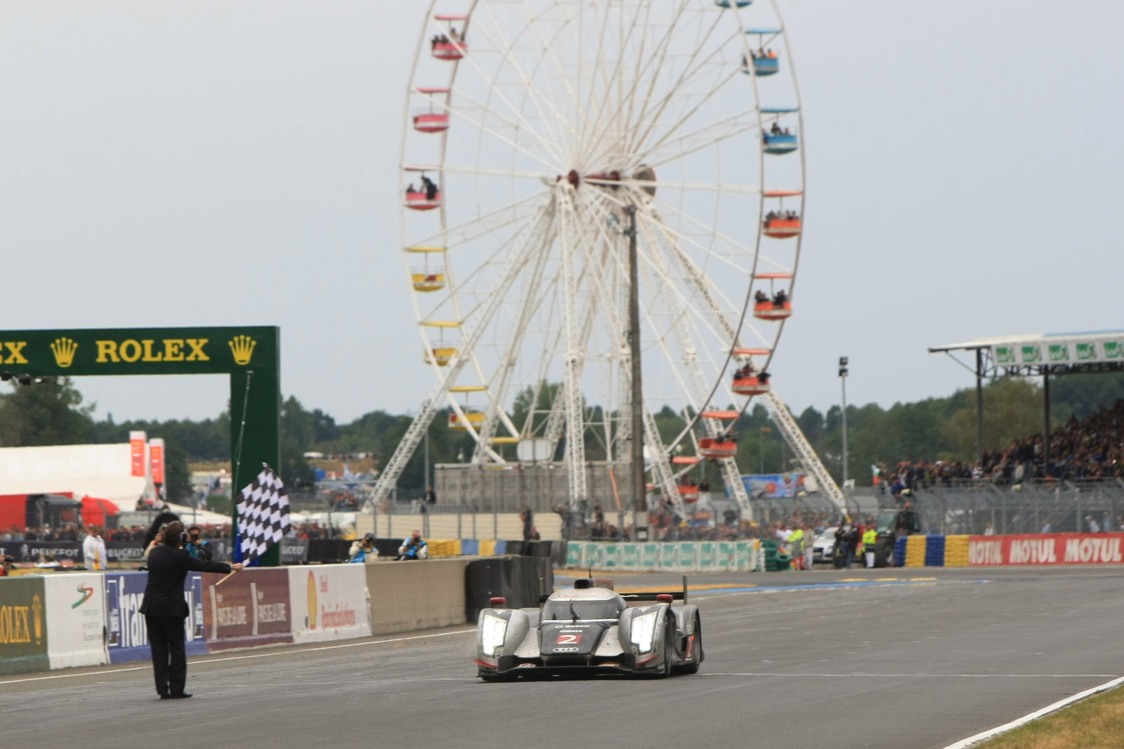 Marcel Fassler/Andre Lotterer/Benoit Treluyer - Audi Sport Team Joest Audi R18 TDI