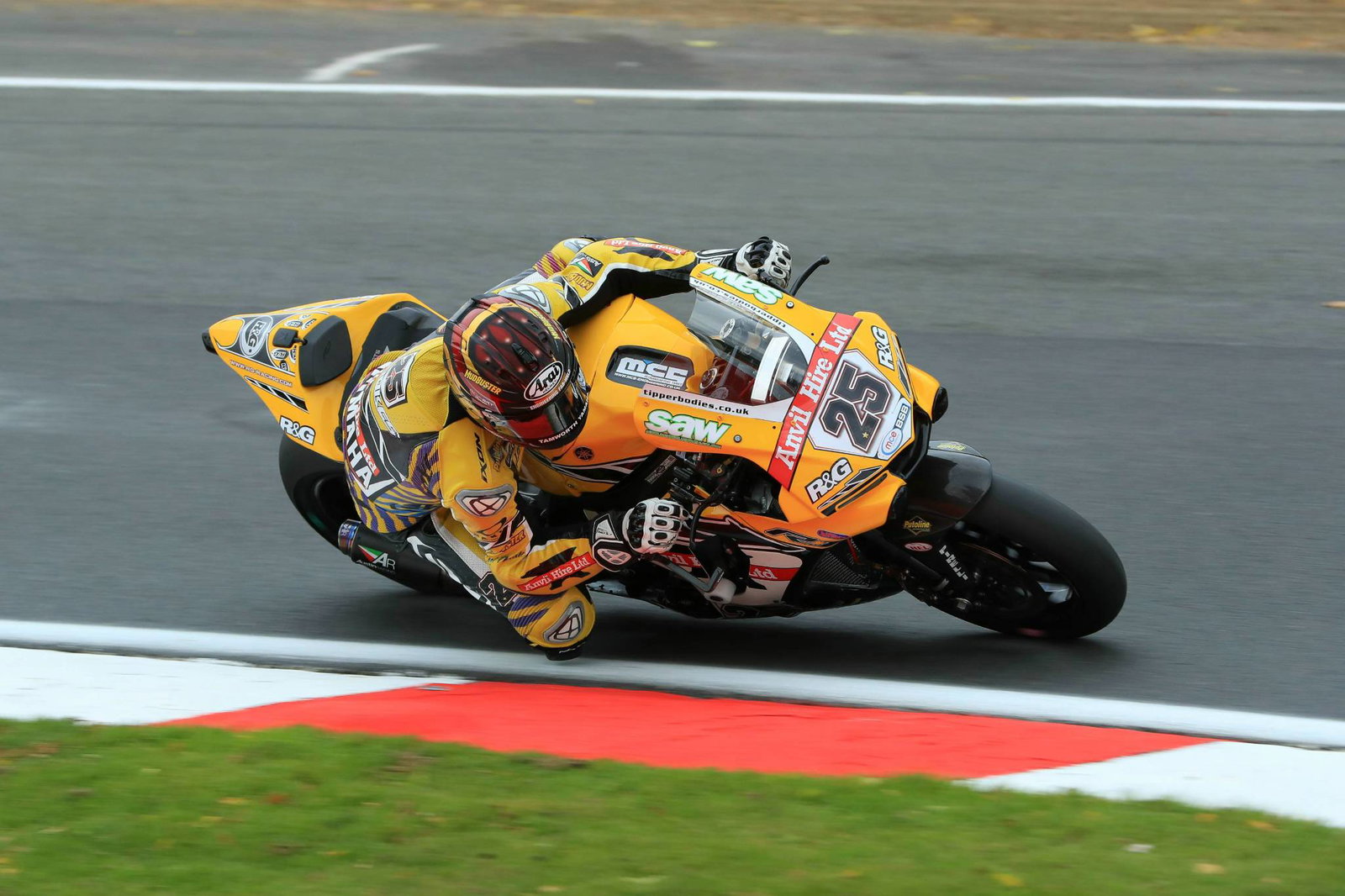 Byrne secures sixth BSB title with Brands Hatch turnaround