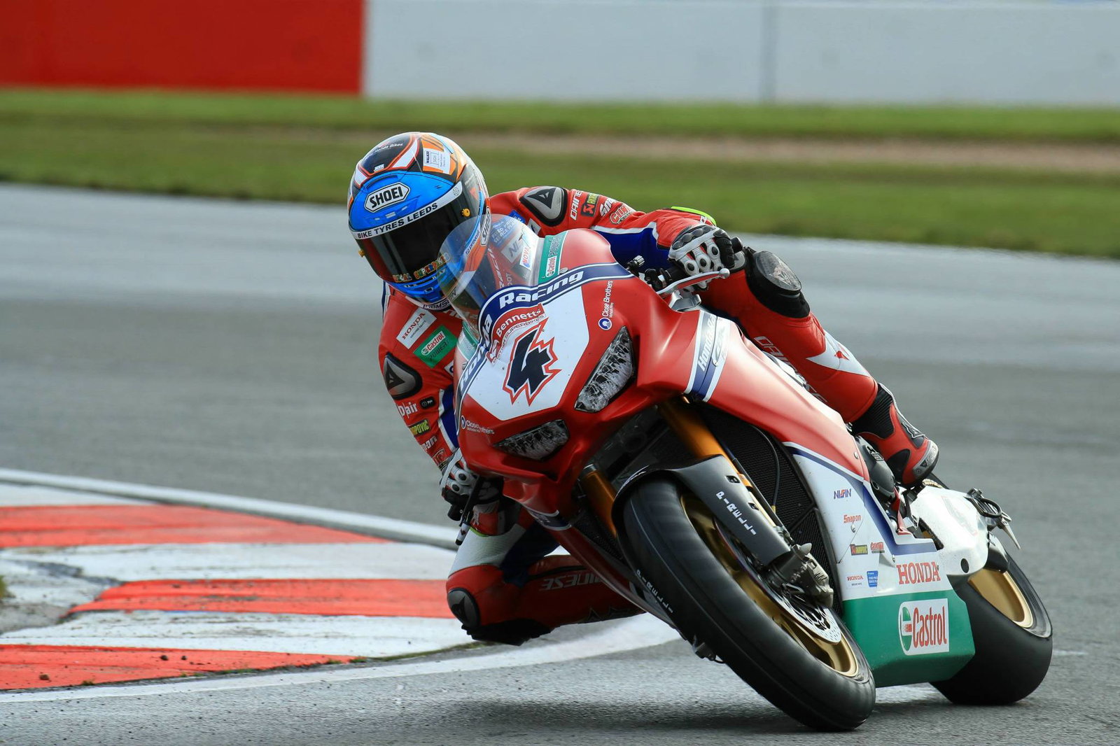 Byrne storms to the front at Brands Hatch Indy
