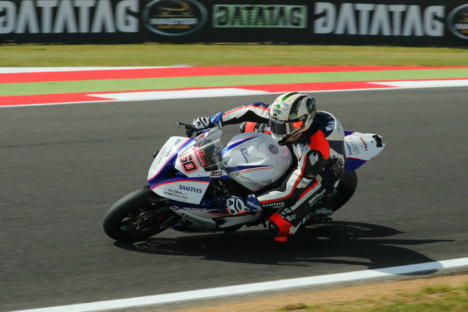 Hickman leads from Ray at Thruxton