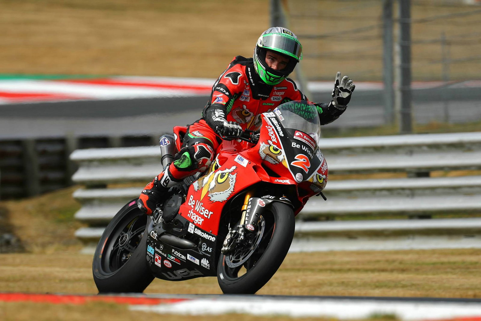 BSB: Irwin edges Dixon in FP2, Haslam P6