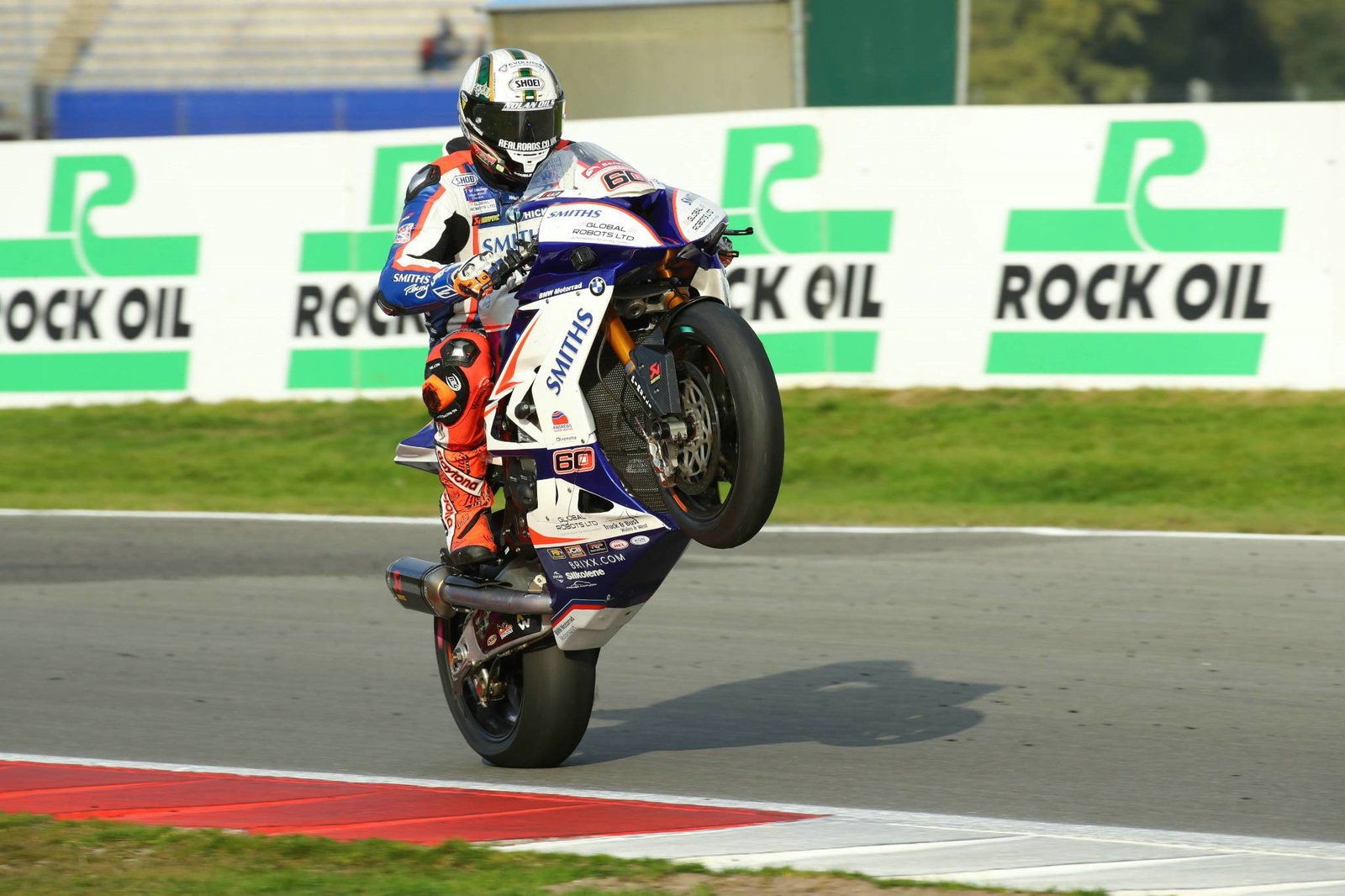 BSB: Rea re-signs for OMG Suzuki for 2019