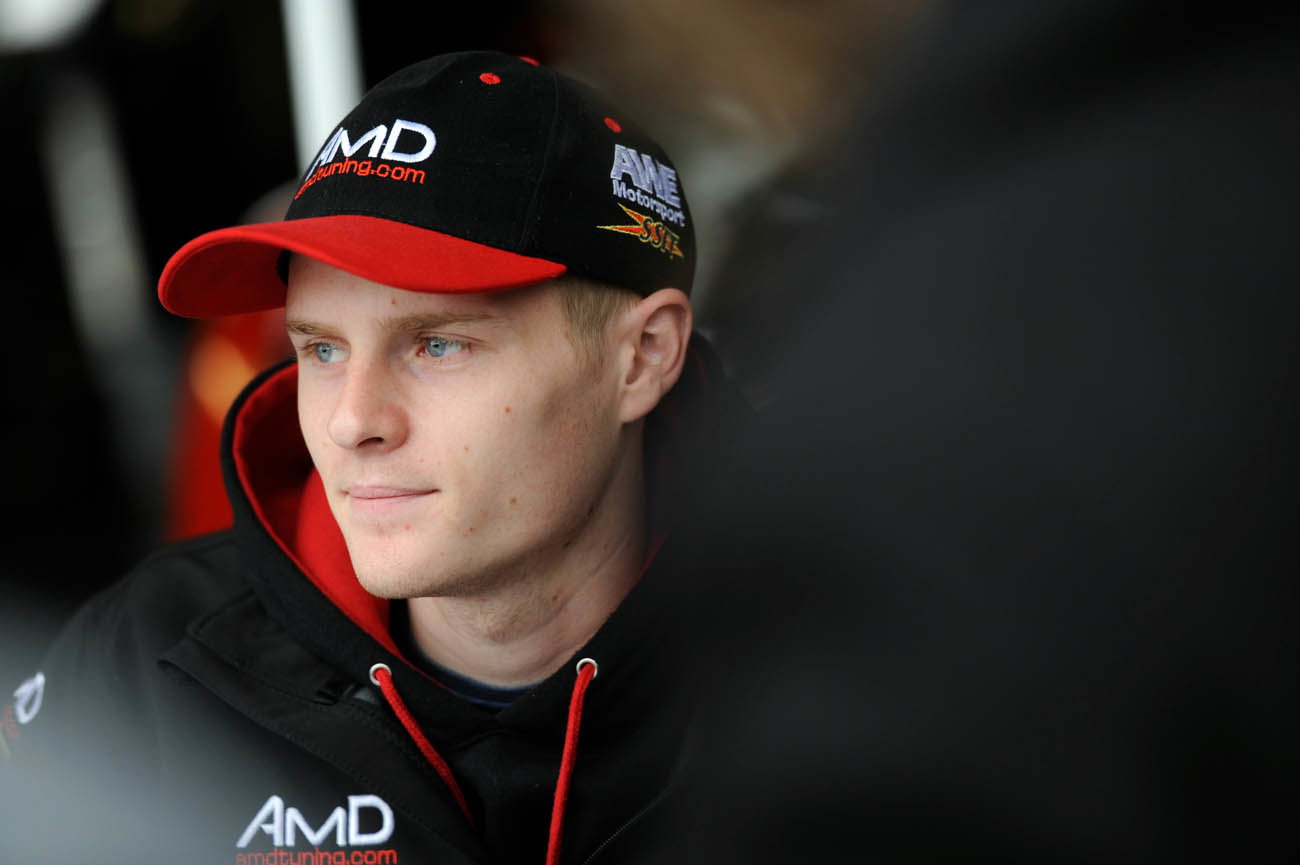 Goff on top, Gow tests BTCC car