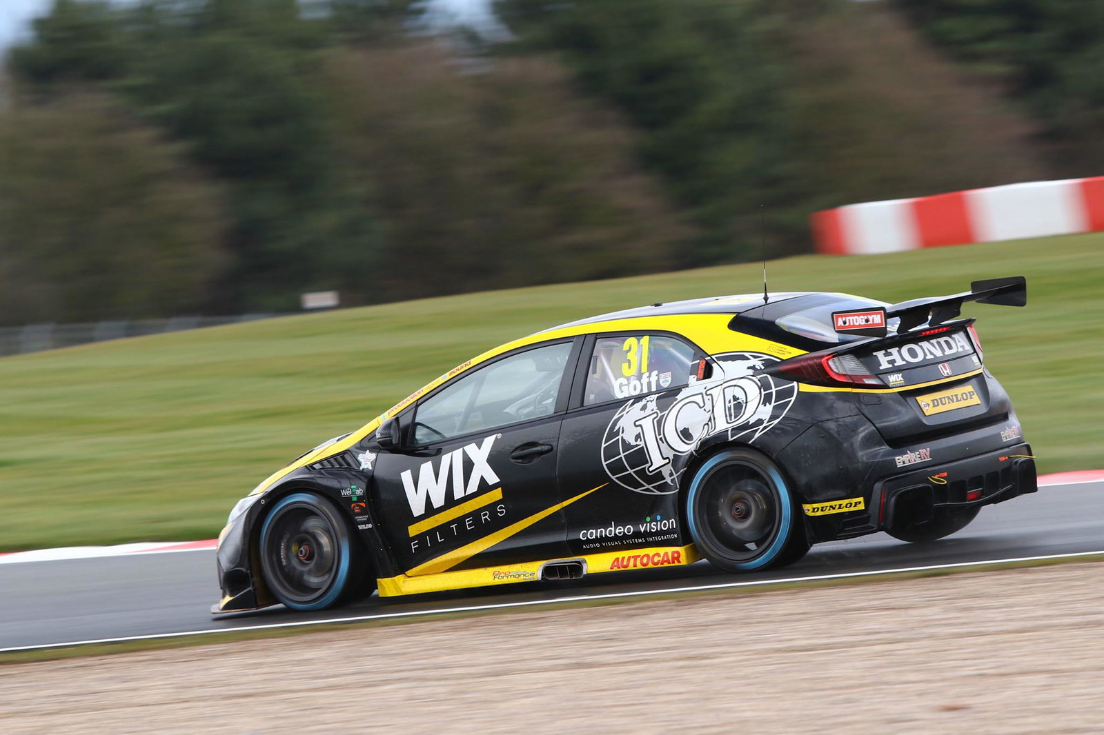 BTCC Brands Hatch: Goff claims first BTCC pole of 2018