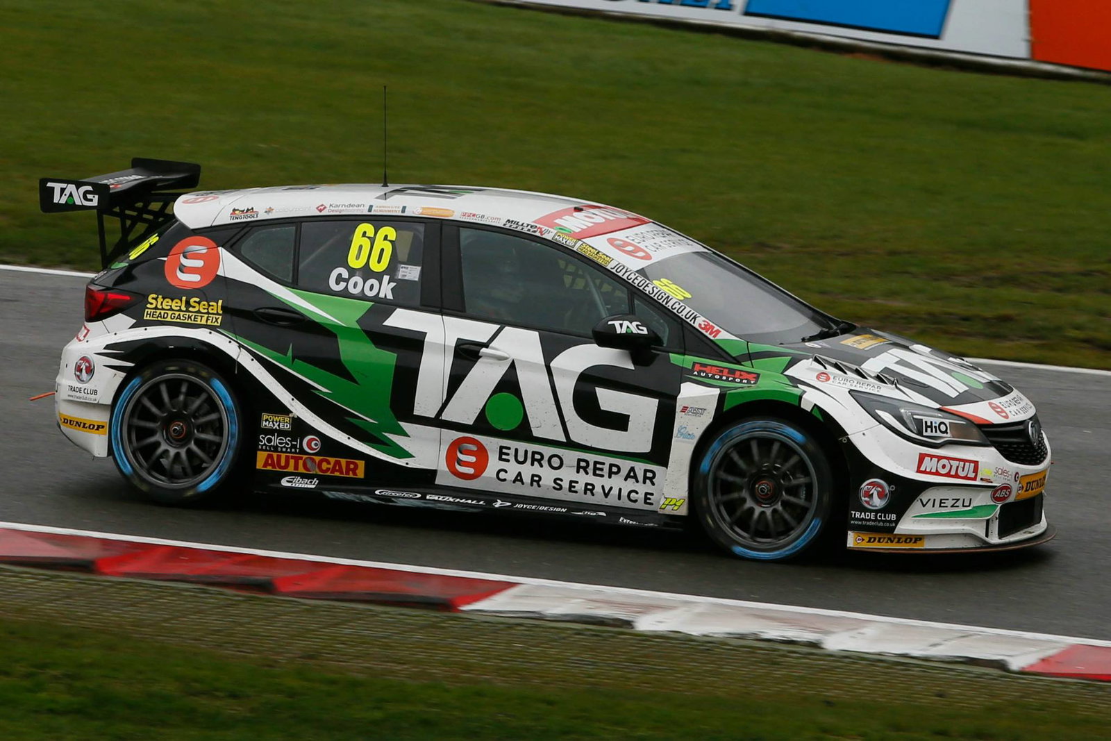 BTCC Donington Park: Cook demotes Cammish in second practice
