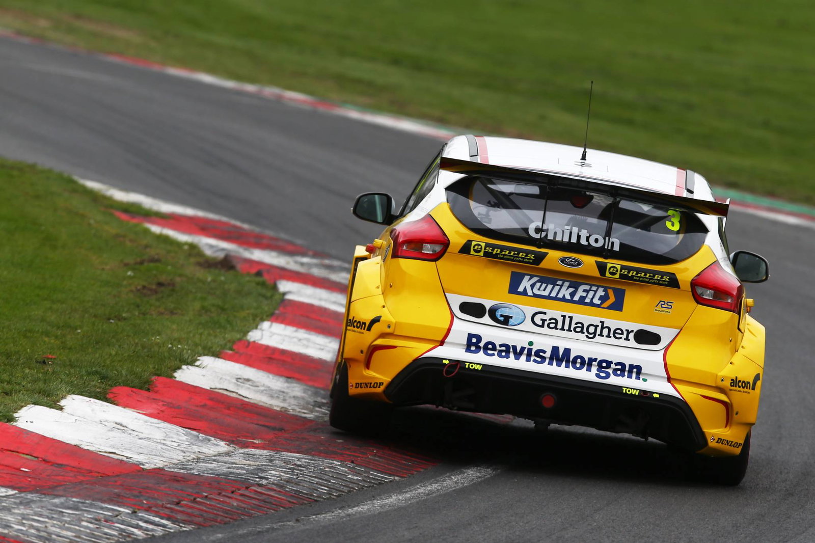 Brands Hatch BTCC: Chilton romps clear for reverse grid victory