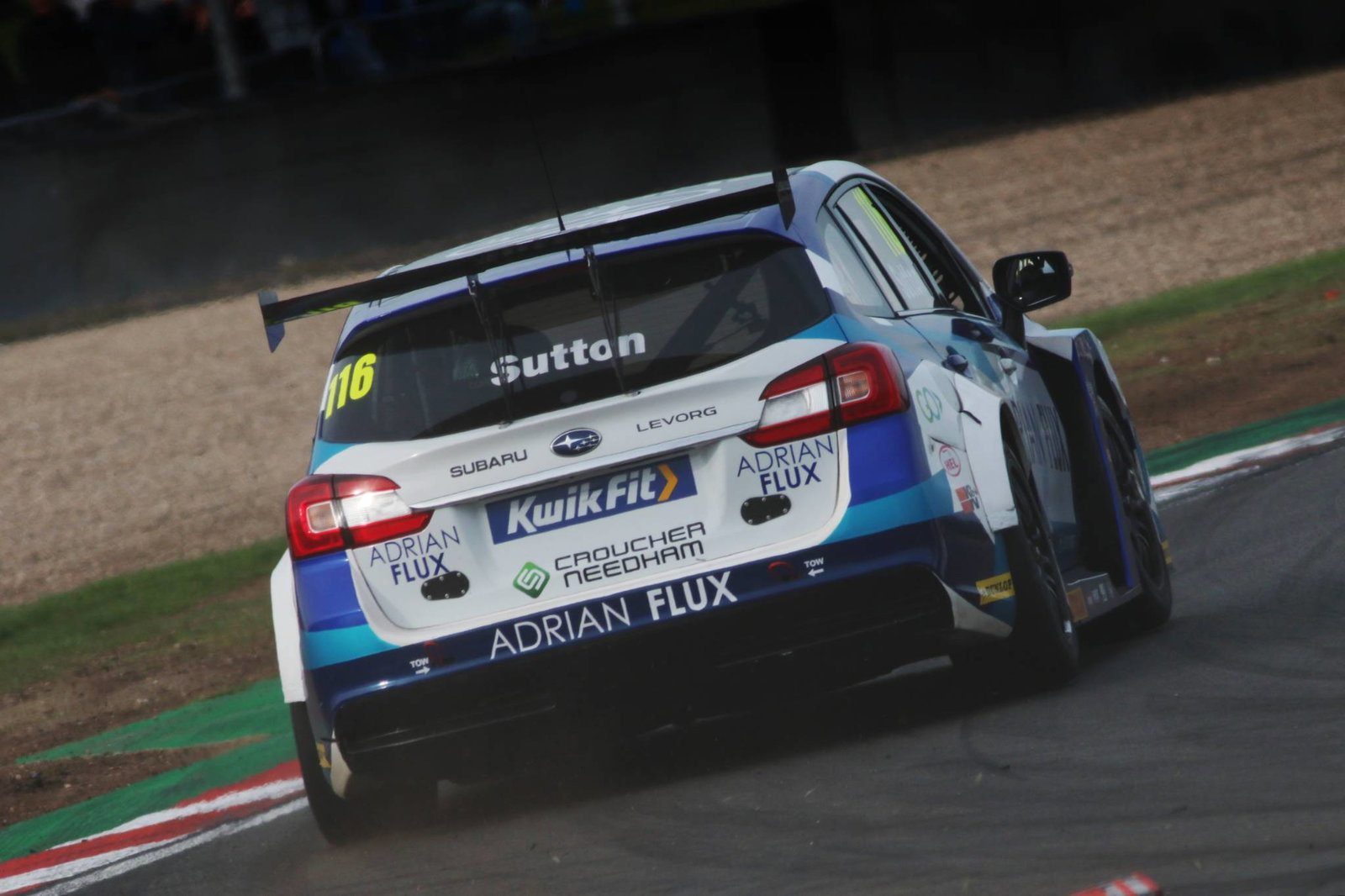 BTCC Thruxton: Sutton quickest ahead of Jordan in greasy FP1