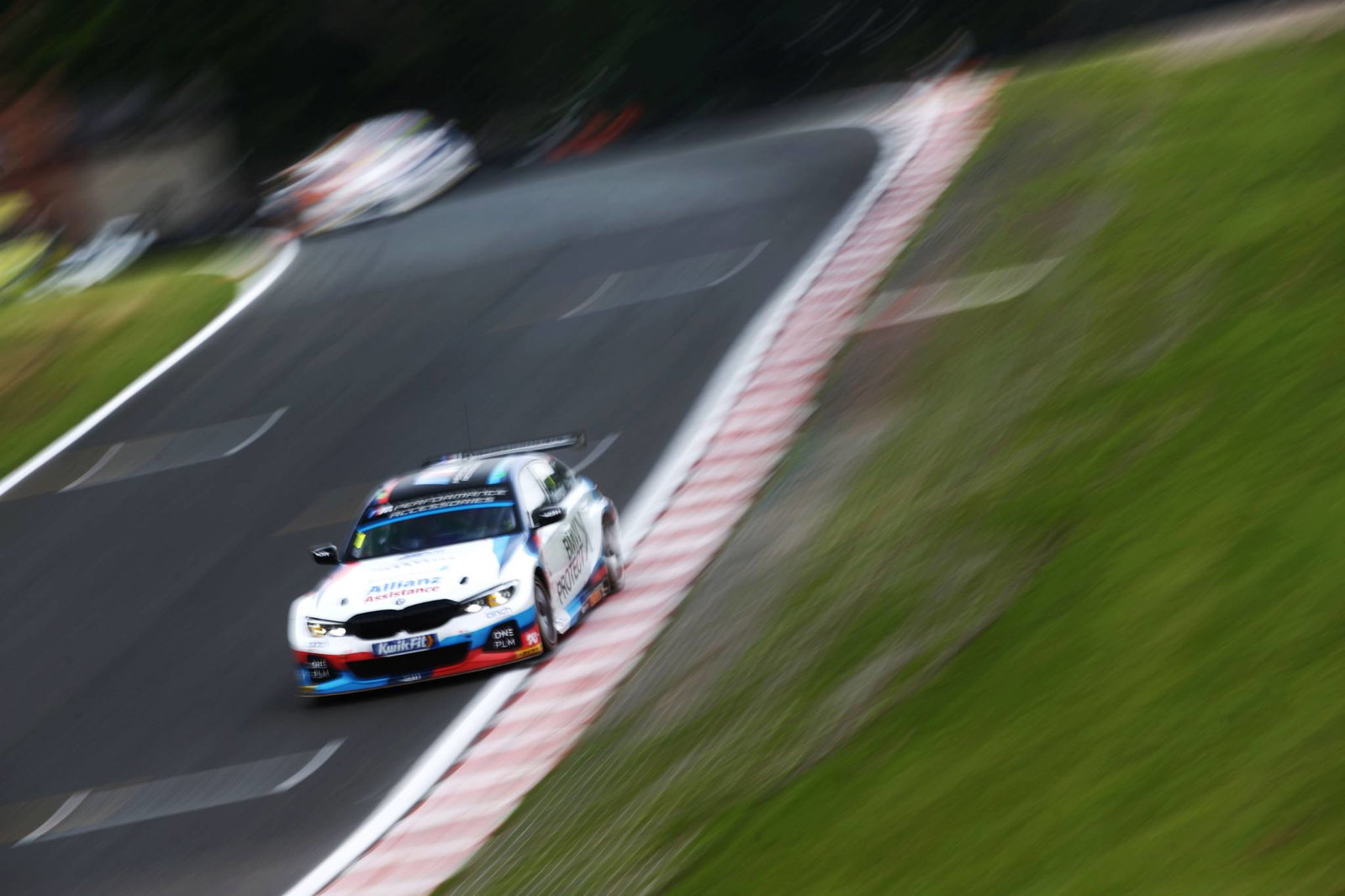 BTCC Oulton Park: Turkington converts pole to win in Oulton opener