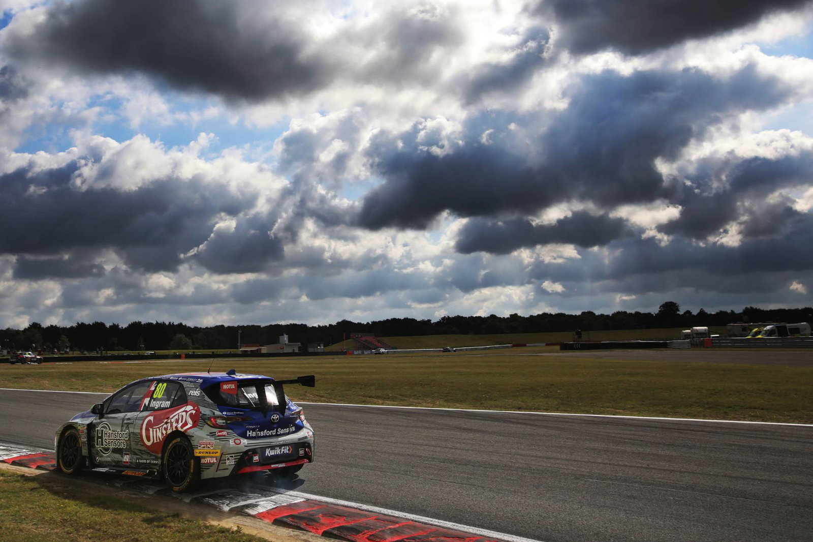 BTCC Snetterton: Ingram resists Cammish for race one victory