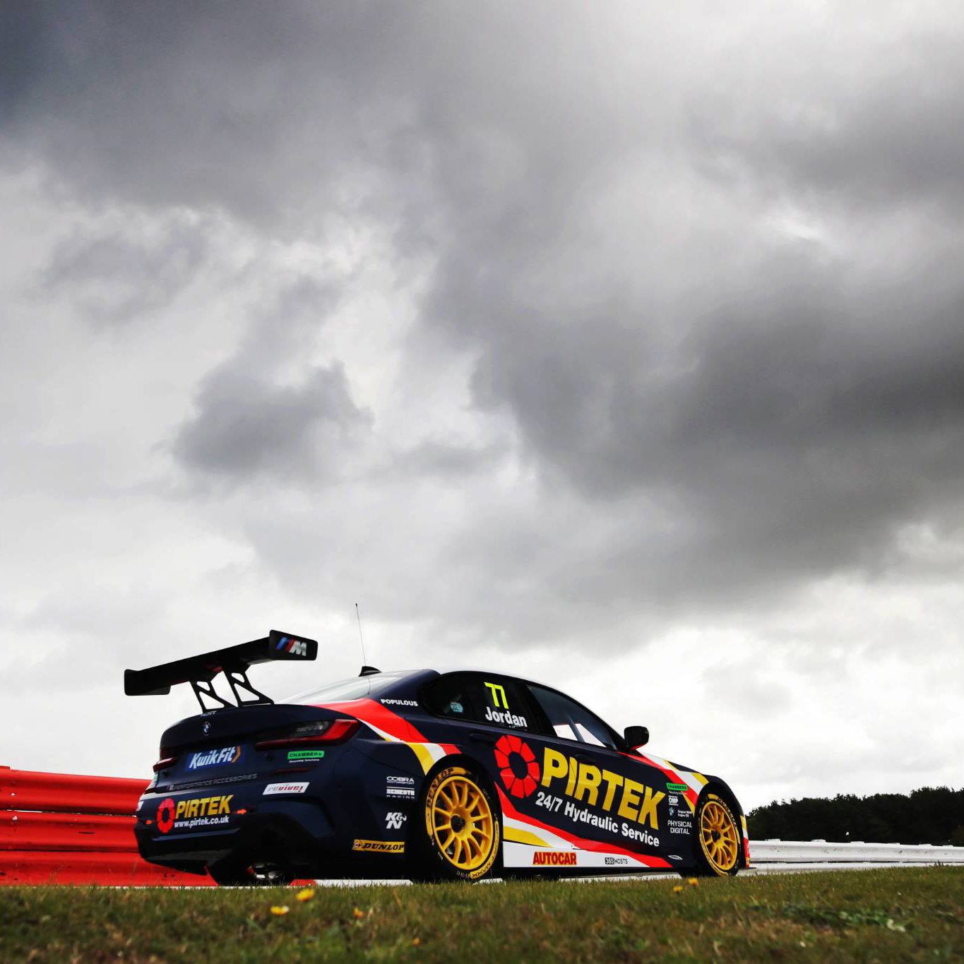 BTCC Knockhill: Jordan to 'weigh up risks' from third