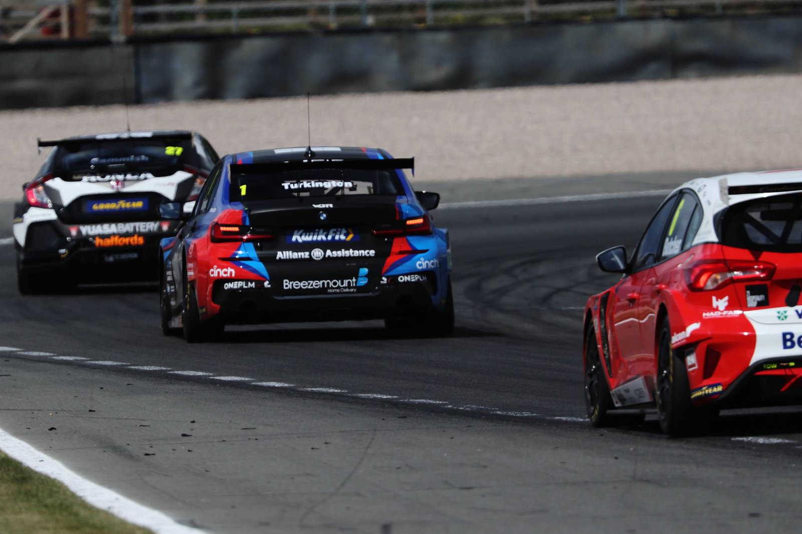 BTCC Donington Park: Turkington eases to race two victory 