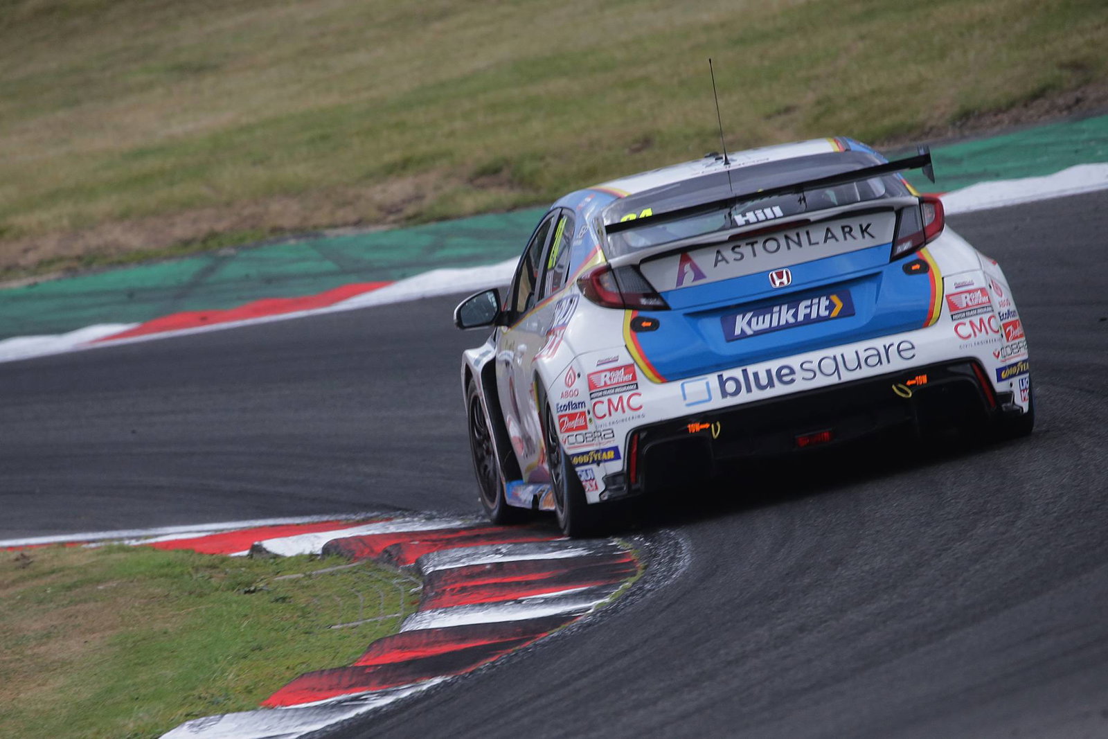 BTCC Brands Hatch: Hill quickest ahead of Chilton in opening practice