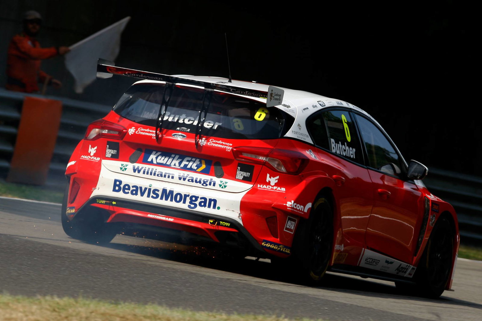 BTCC Oulton Park: Butcher beats Cook to Oulton Park pole