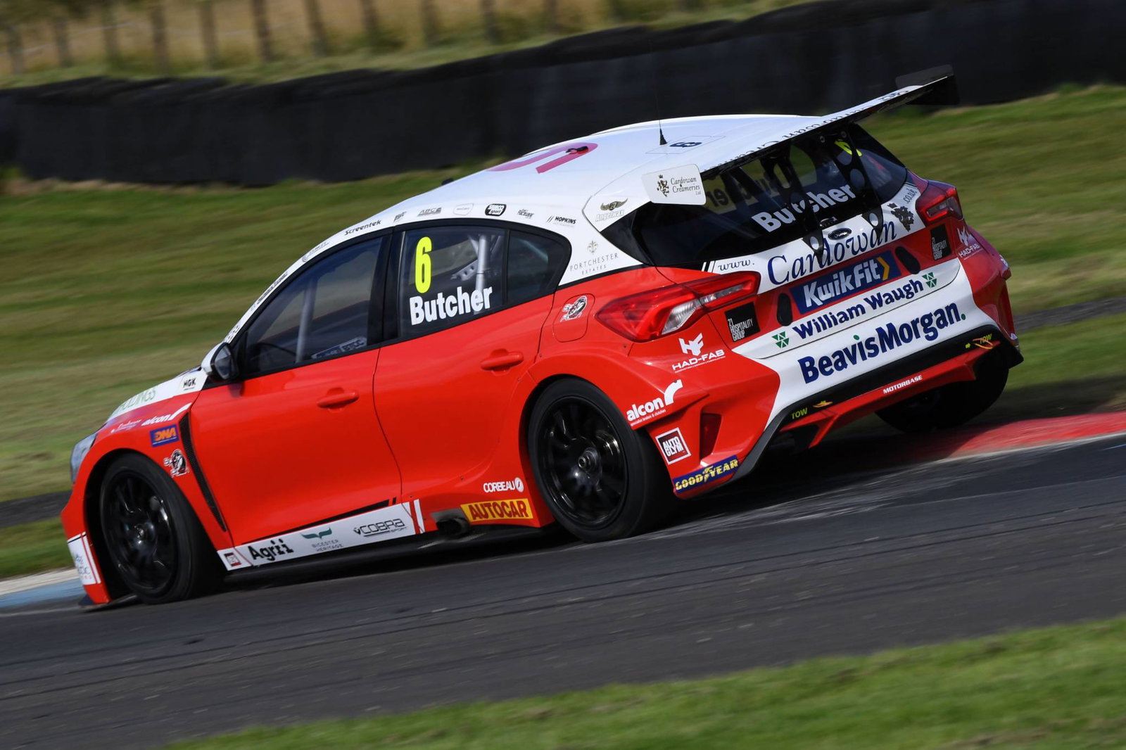 BTCC Knockhill: Sutton doubles up with race two victory