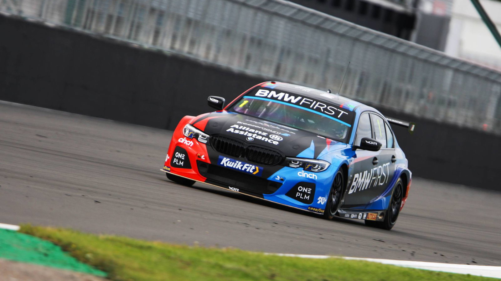 iColin Turkington (GBR) - Team BMW BMW 330i M Sport 