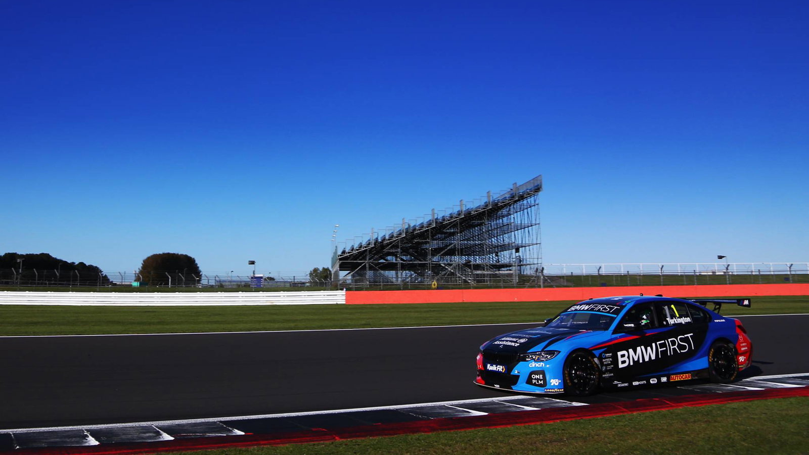 iColin Turkington (GBR) - Team BMW BMW 330i M Sport 