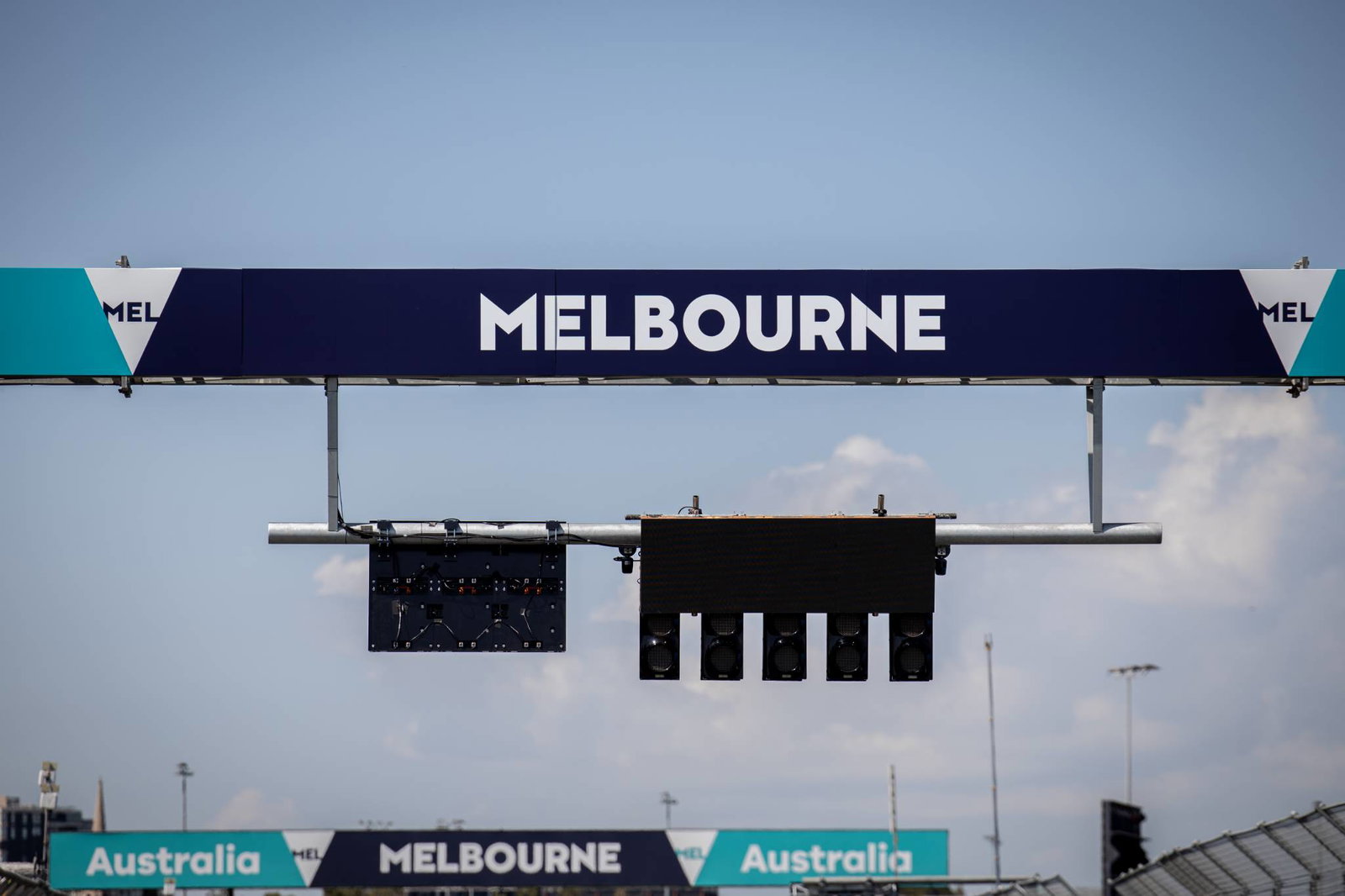 Coronavirus fears dominate on eve of F1 season-opening Australian GP