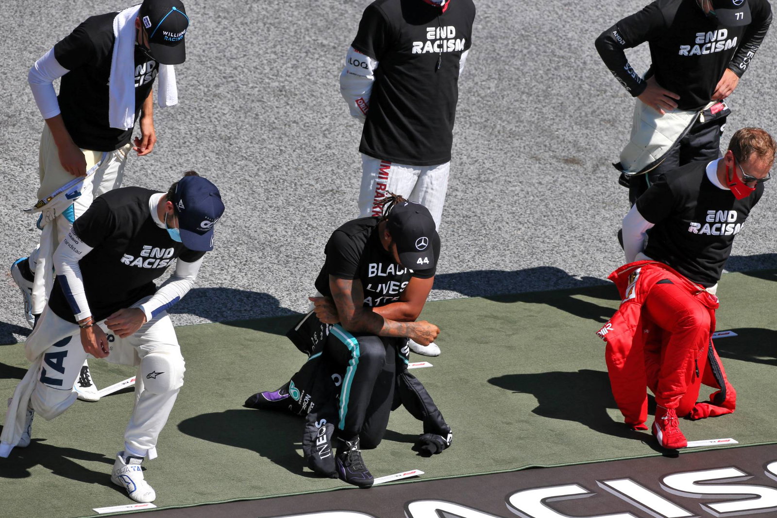 Perez mengisolasi diri setelah tes COVID-19 yang 