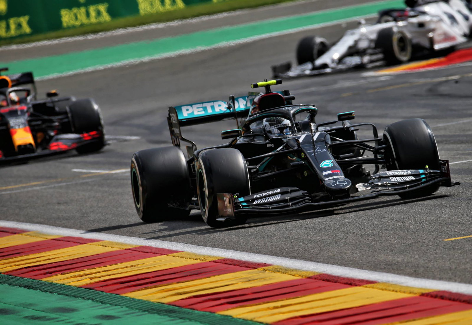 Lewis Hamilton cruises to Belgian F1 GP win ahead of Valtteri Bottas