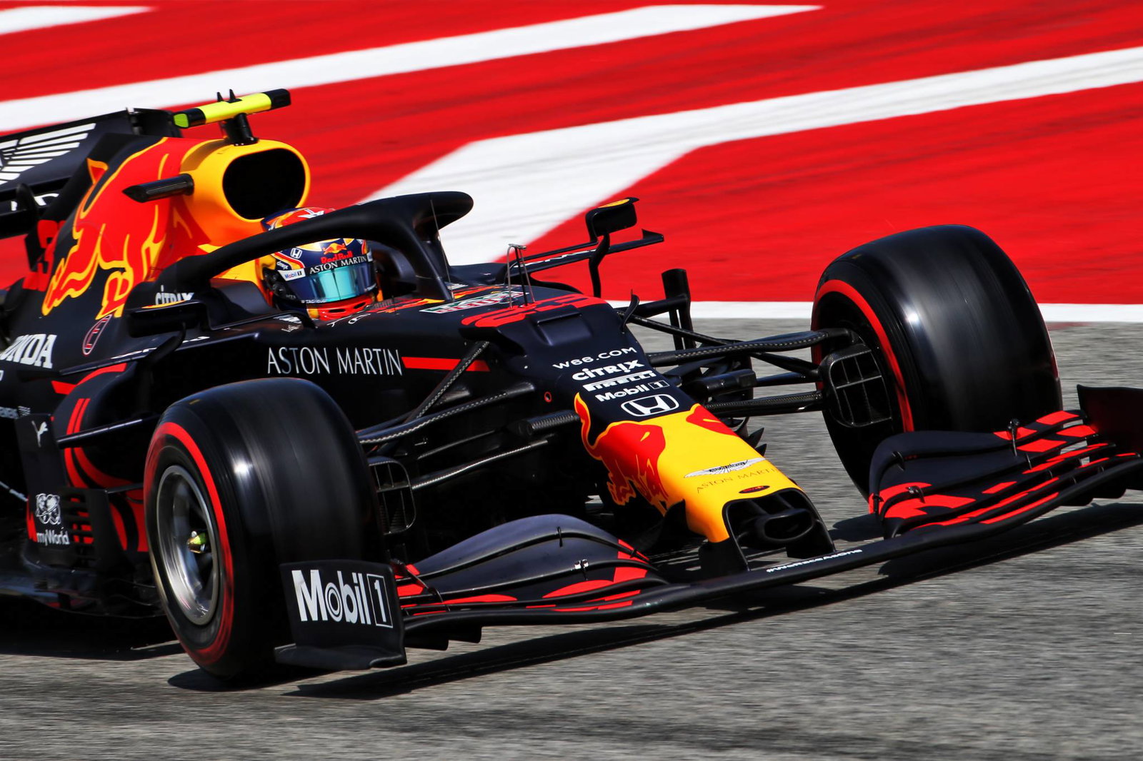 Sainz 'senang' dengan unit tenaga F1 baru setelah memperbaiki masalah pendinginan di Spanyol